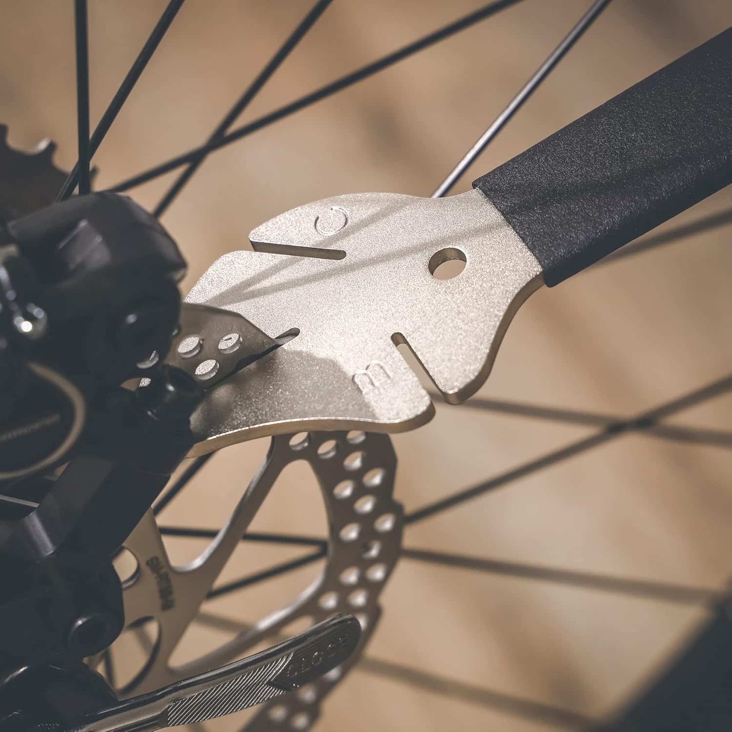 BIKEHAND Bike Dual Functions Disc Rotor True Alignment Truing Fork & Disc Brake Caliper Piston Press Spreading Tool Wrench Ratchet New