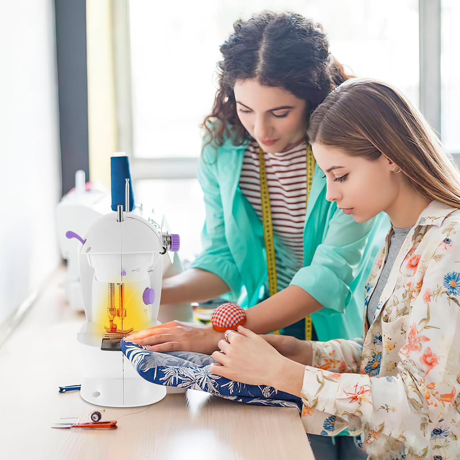 Mini Sewing Machine Electric Sewing Machine for Beginners Sewing Machine with Light Small Sewing Machine with Sewing Kit for Household Use Travel Kids Adults DIY