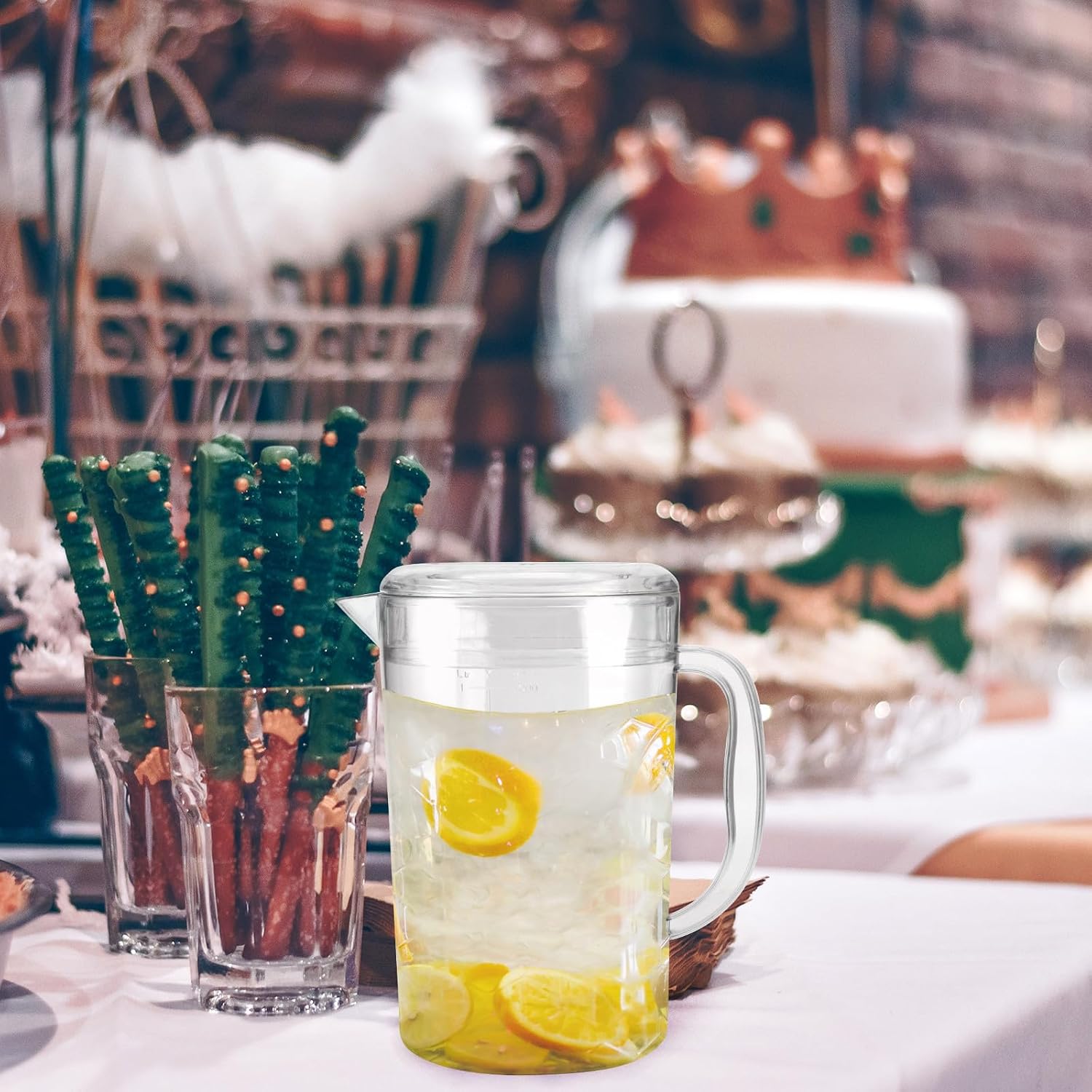 L Plastic Measuring Pitcher with Lid for Kitchen Use