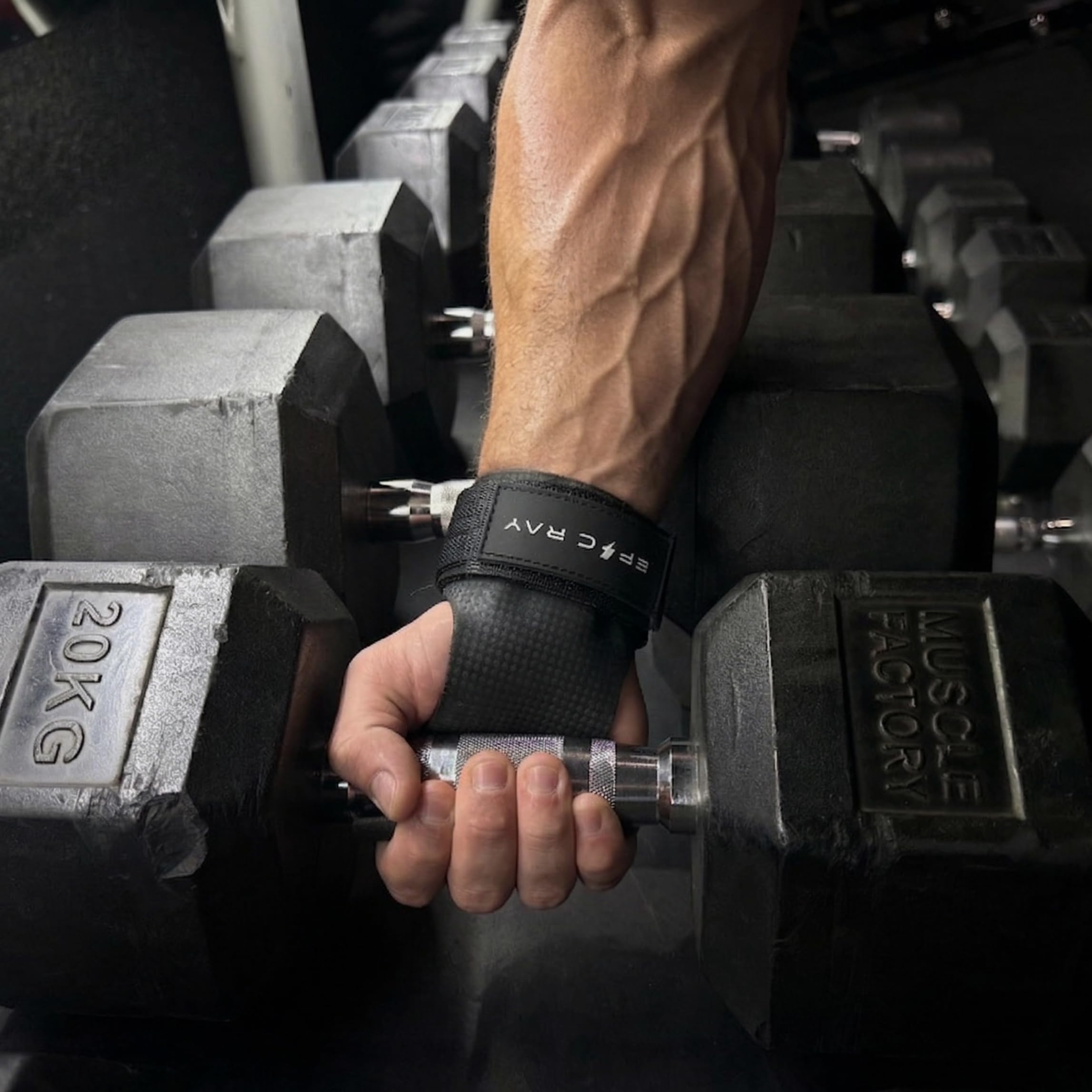 Calleras para Cross Training y Calistenia de Microfibra de Carbono – Kit Calleras, Muñequeras y Cinta Pulgar para Hombre y Mujer