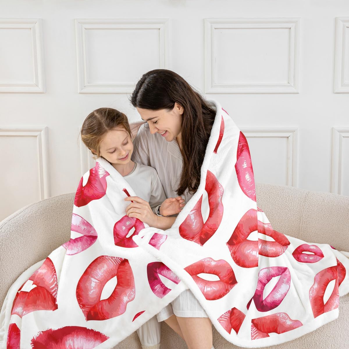 Sexy Lips Blanket for Girls Woman Kiss Fleece Blankets Feminine Red Lips Throw Blanket Lipstick Print Plush Blankets Luxury for Chair Office Couch Bed Fuzzy Blanket Twin 60"x80" Red White