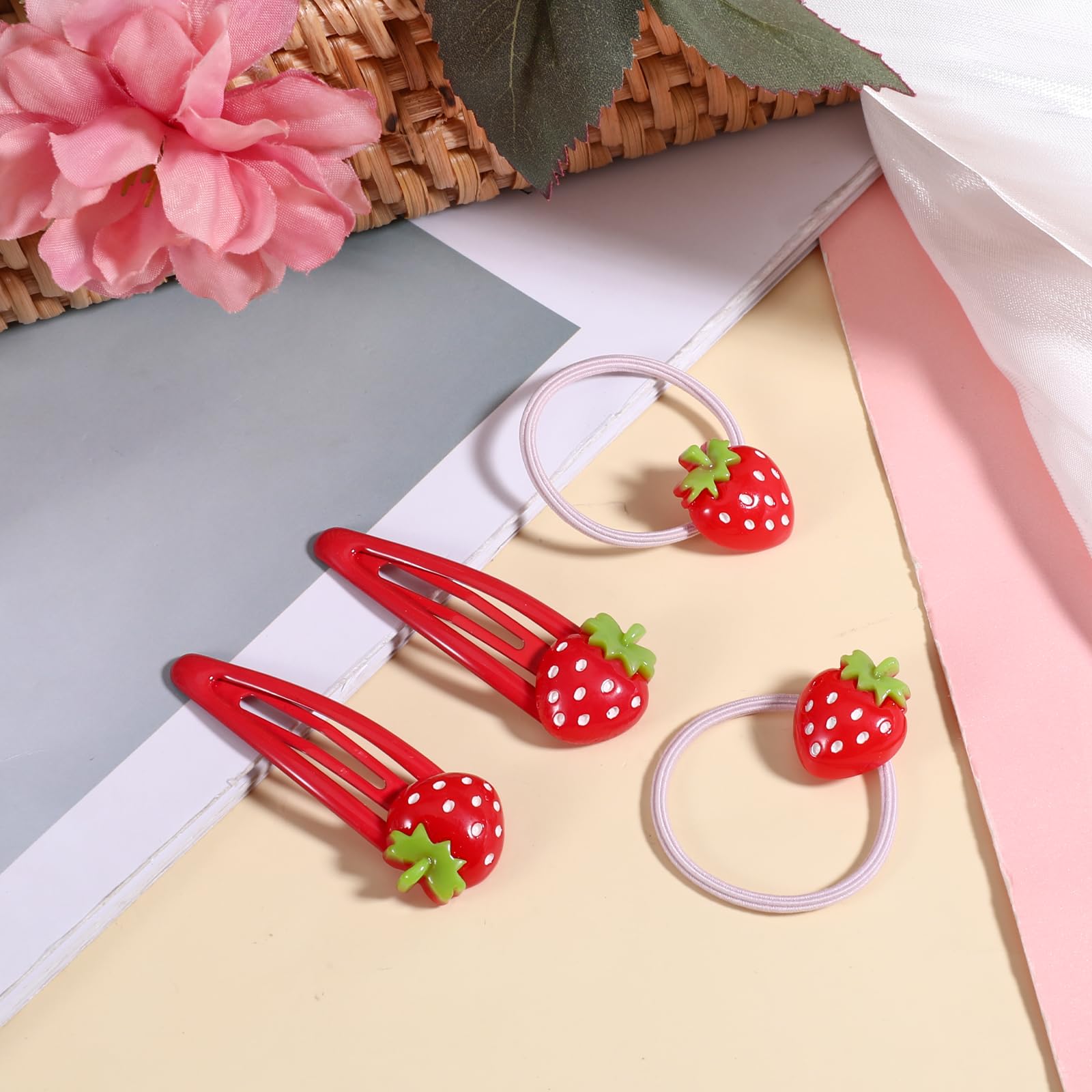 Amazon.com : 4 Pcs Strawberry Hair Clip and Hair Ties Set  display picture 3