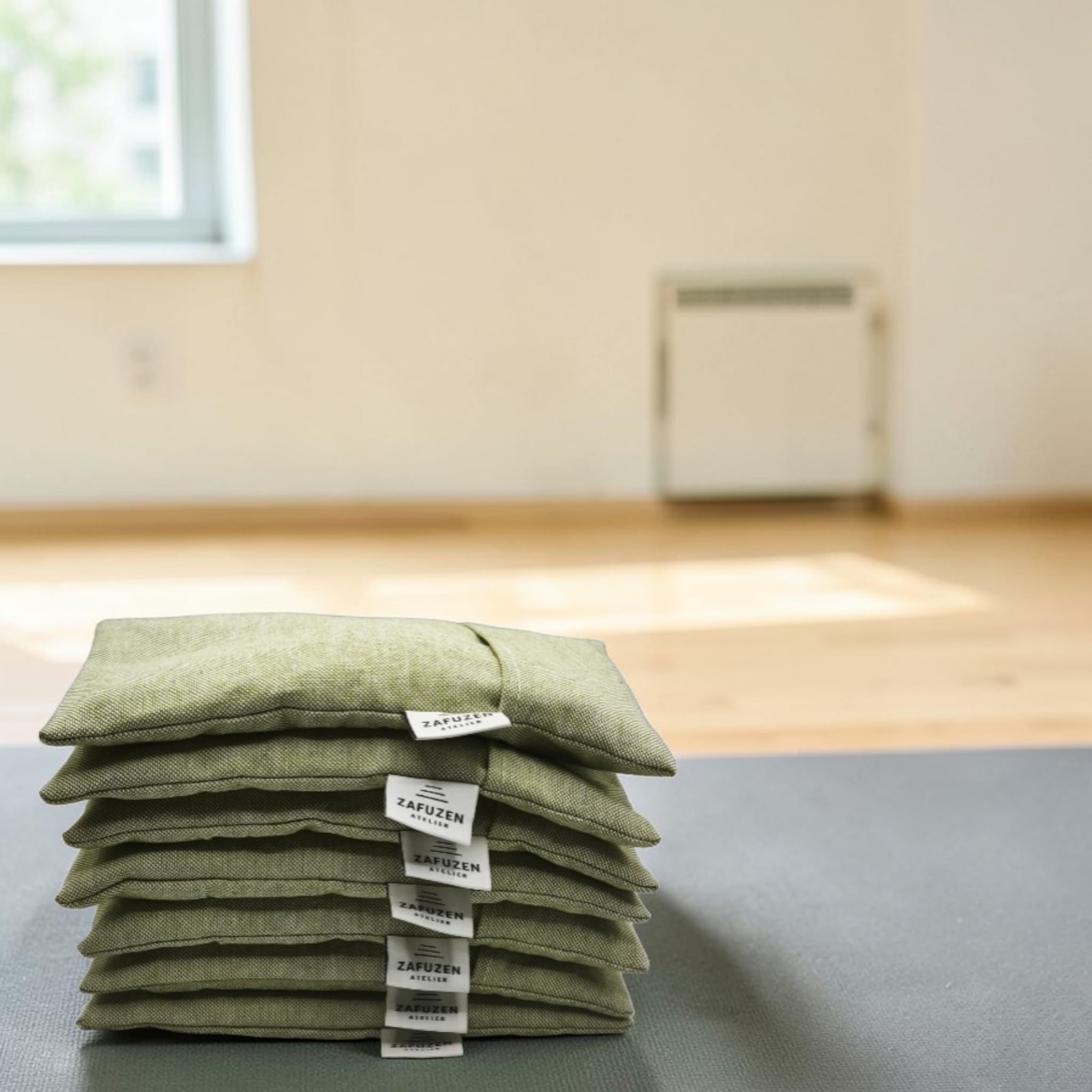 Coussins pour Les Yeux avec Housse Lavable Lot de 6 – Coton Naturel et Lavande – Usage Professionnel Yoga, Pilates, Spa et Kinésithérapie – Couleur Sage Atelier