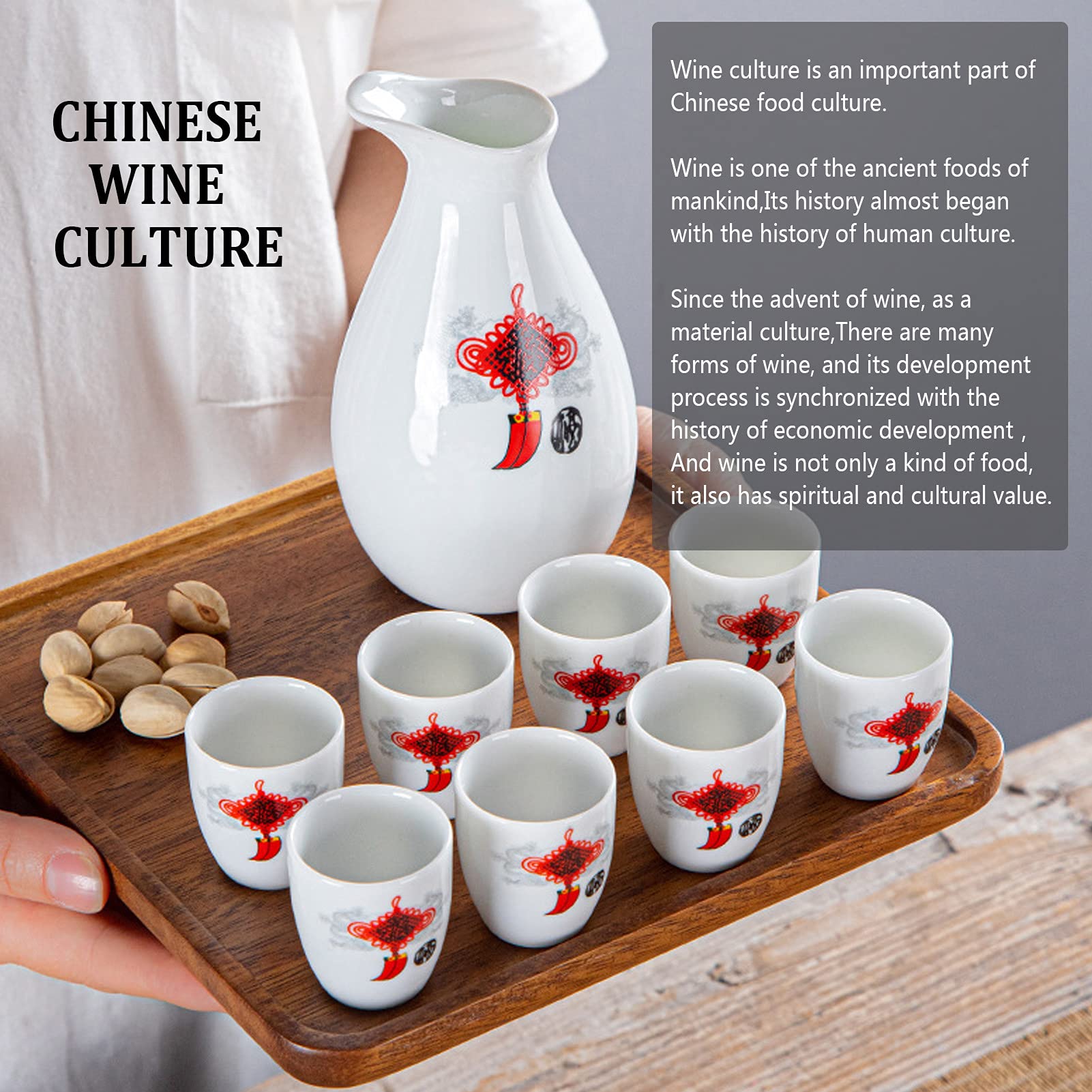 Ensemble de Deux Tasses à saké japonaises en Porcelaine Peinte à la Main, Style Traditionnel.