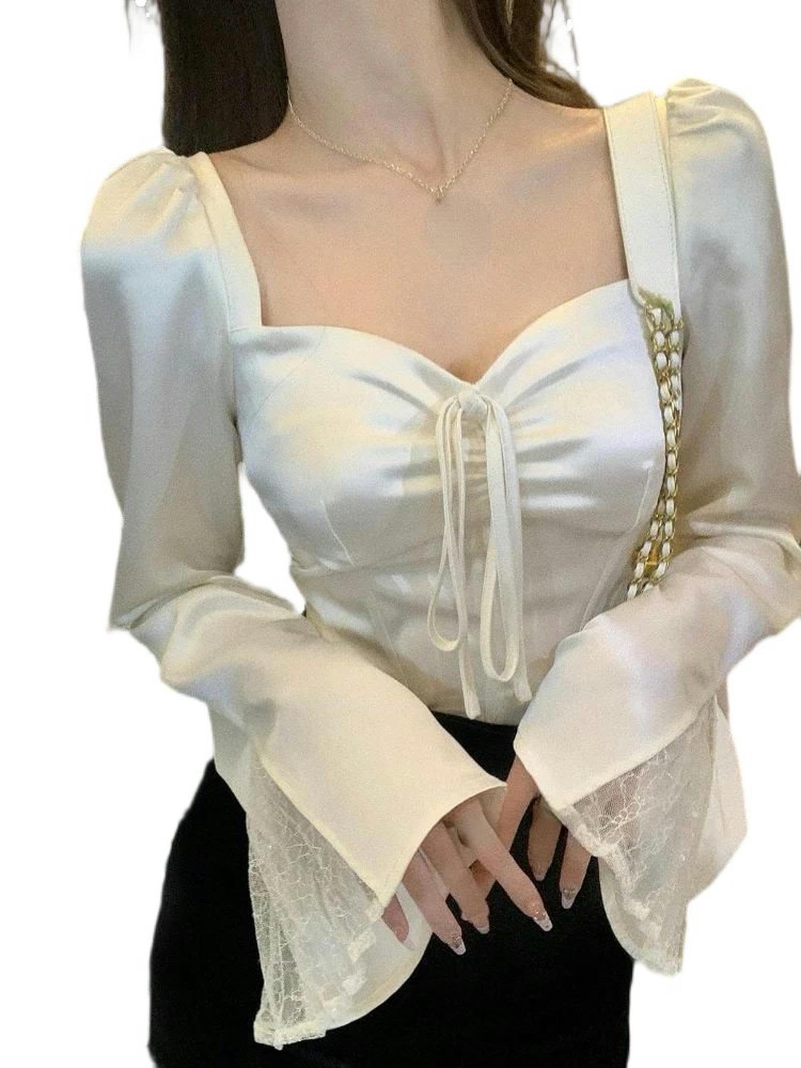 Blusa de satén con cuello cuadrado que realza tu figura y aporta elegancia informal