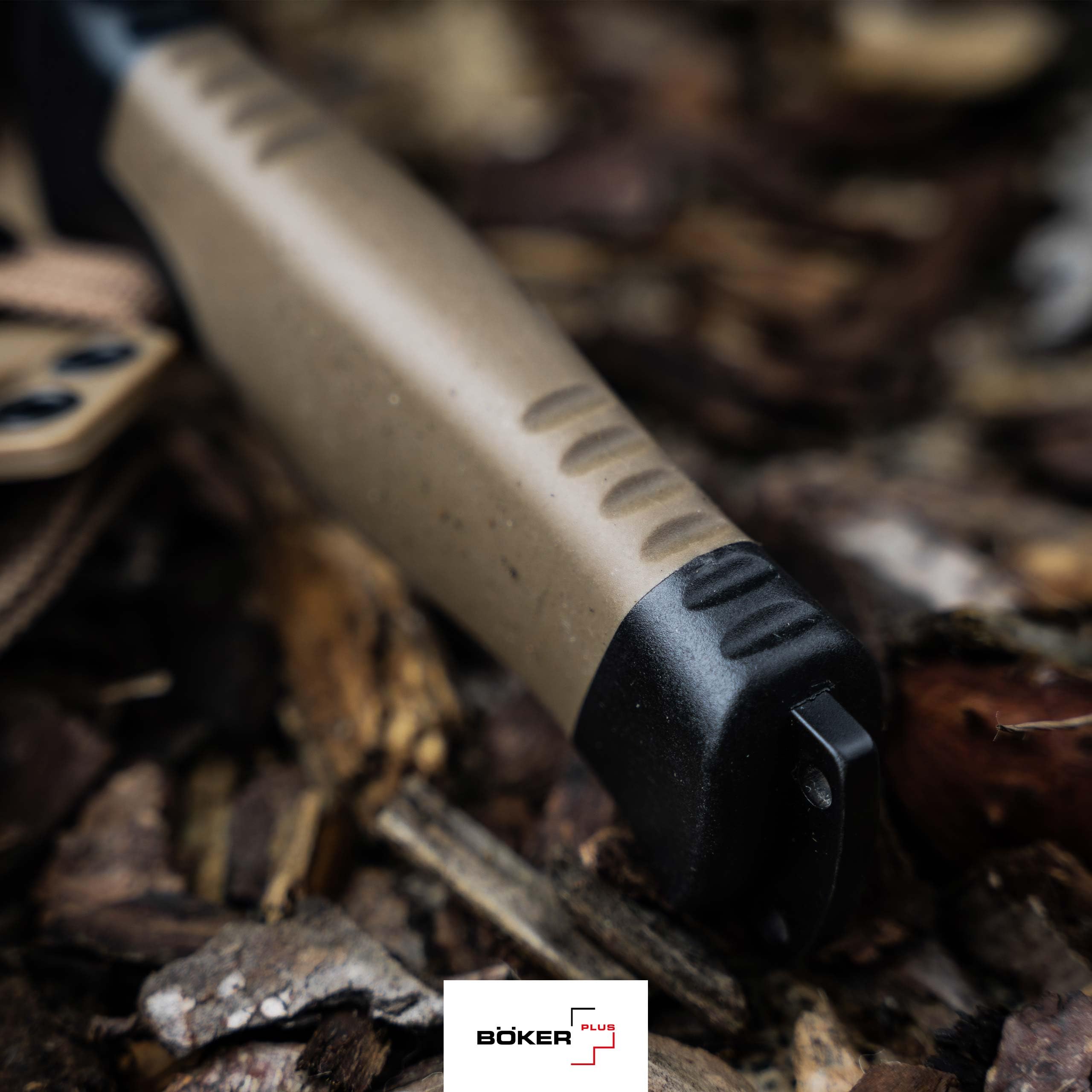 BÖKER PLUS® Desertman - feststehendes Fahrtenmesser mit 11,5 cm schwarzer Sandvik Klinge - Spearpoint Outdoor-Messer mit GFK & TPR Griff in KU-Scheide für Pfadfinder