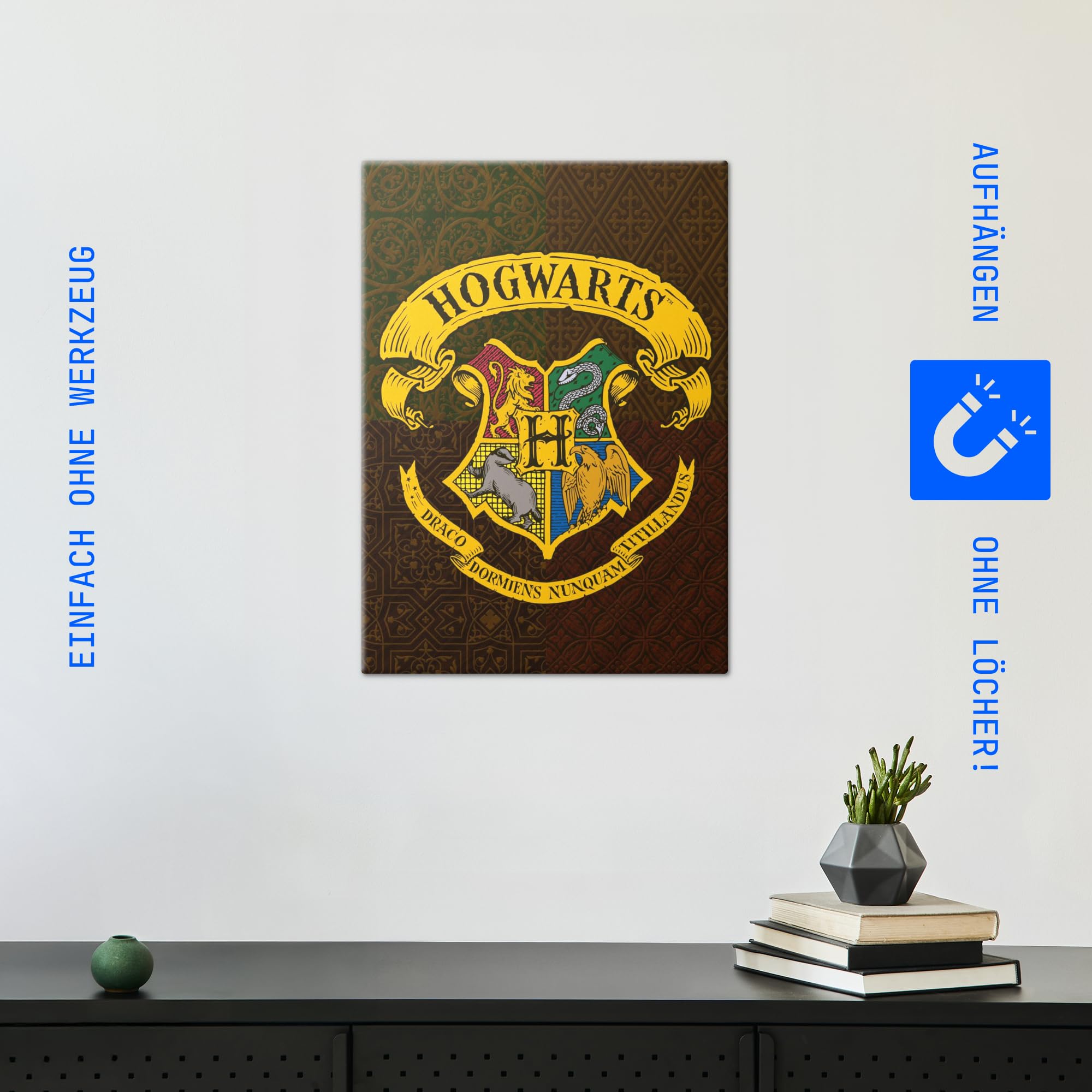 Displate Metallposter Wizarding World Hogwarts Classic Emblem Wanddeko Poster für Schlafzimmer Magnetische Befestigung 32 x 45 cm