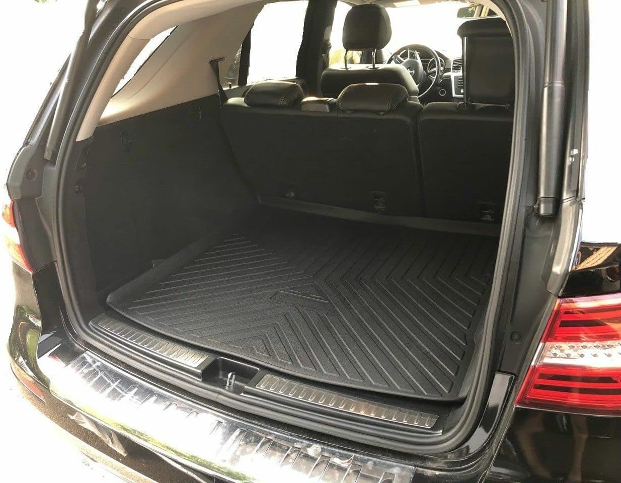 Cargo Liner - Trunk Mat for Mercedes-Benz ML-Class 2012-2015 – Weather-Resistant Trunk Mats for Cars with Raised Lip – Non-Slip Car Trunk Mat Rubber – Laser Pre-Cut Design