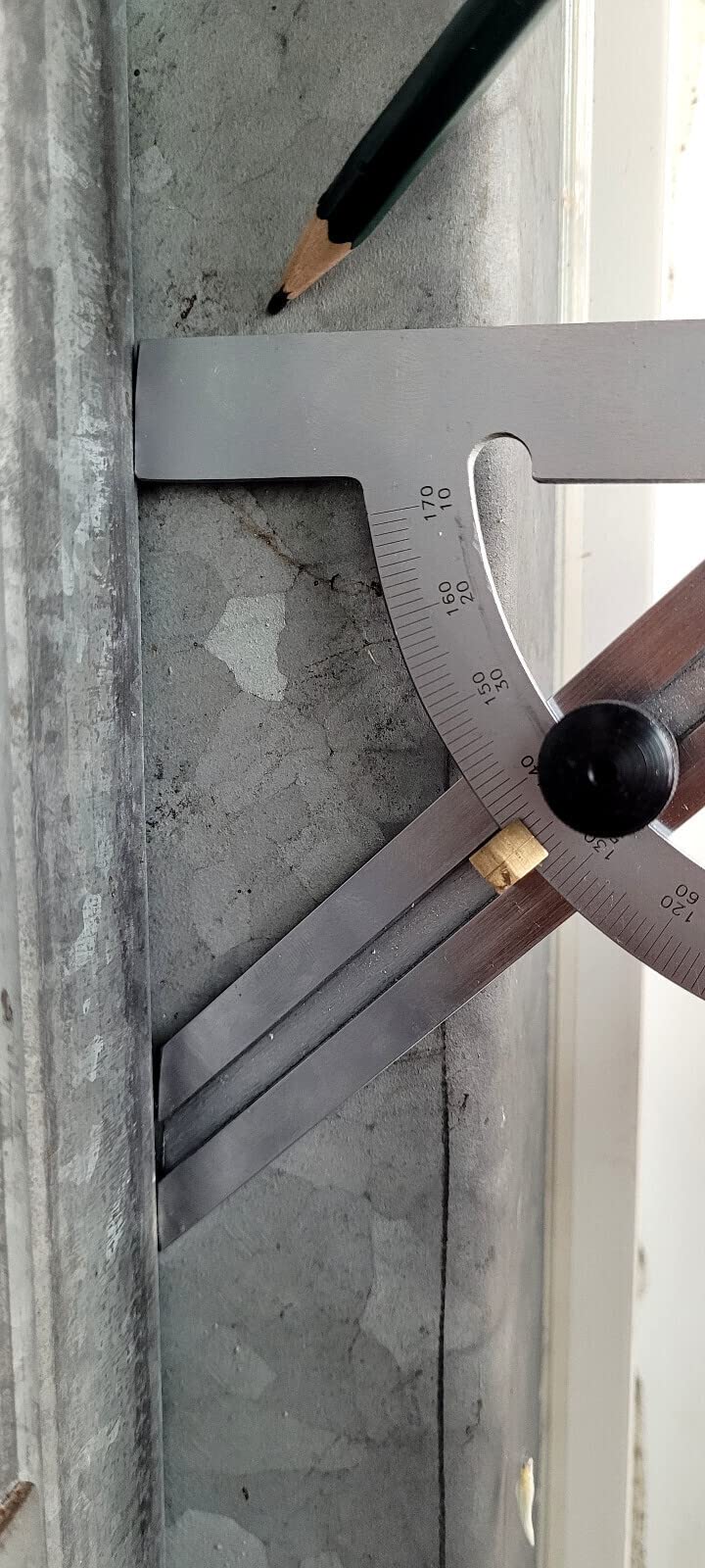 WRS Präz.-Winkelmesser mit verstellbarer Schiene, 10-170°, rostgeschützt, mattverchromt, mit Metall-Feststellschraube, im Etui, Größe: 100 x 150 mm
