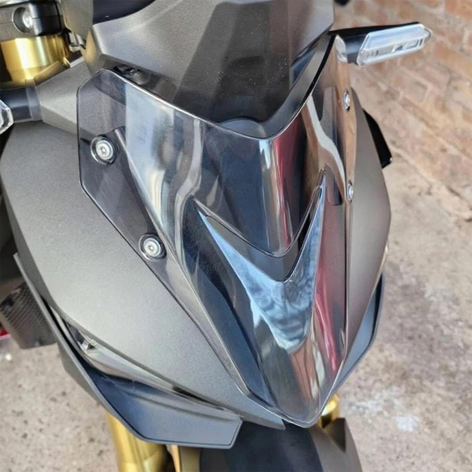 Zestaw ulepszeń przedniej szyby motocyklowej Dokładność Dopasowanie Wymagane wiercenie Obejmuje sprzęt montażowy ABS Poliakrylan Motocykla Szyba przednia