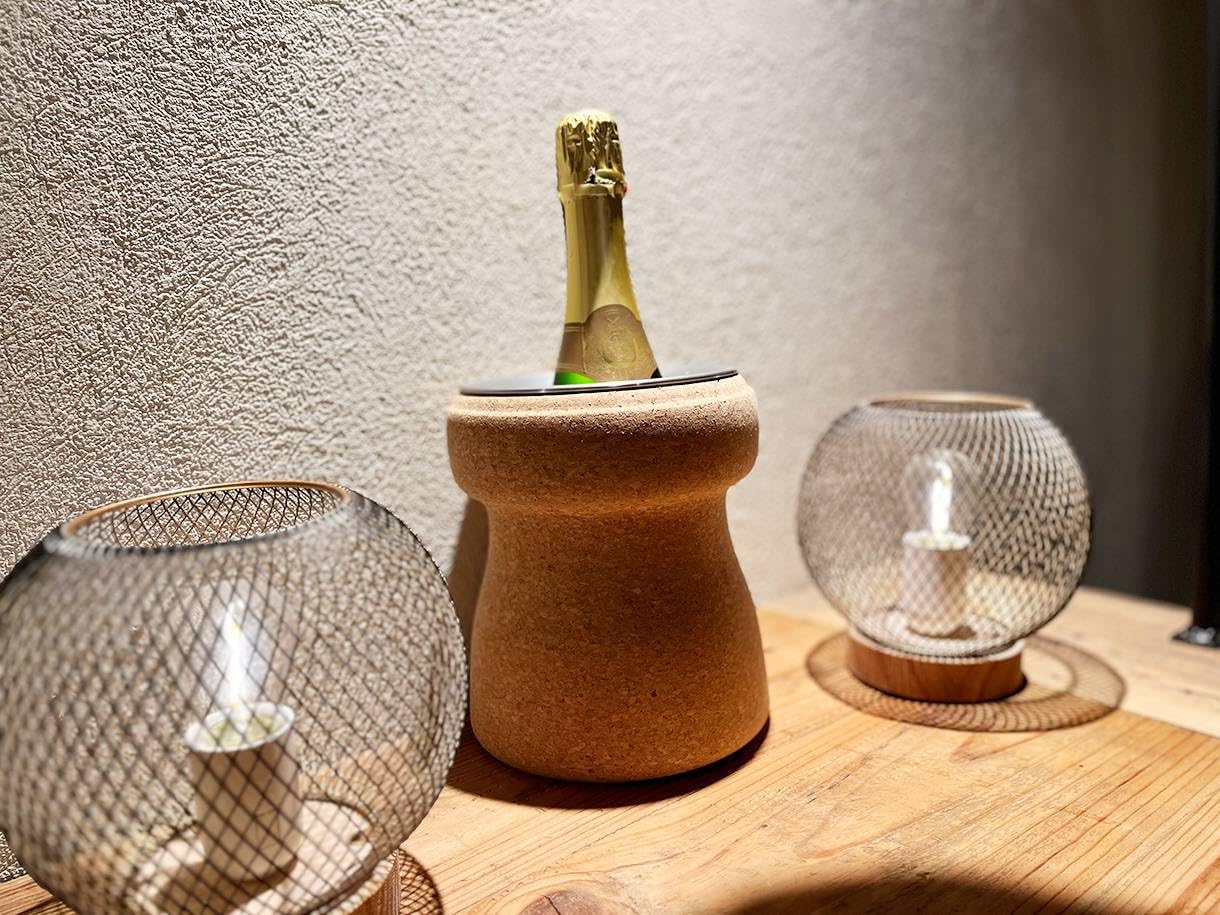 Seau à vin et à champagne en liège | Grand refroidisseur de bouteille en forme de bouchon de champagne | Diamètre intérieur : 10 cm | Extérieur en liège pressé, intérieur en acier inoxydable |
