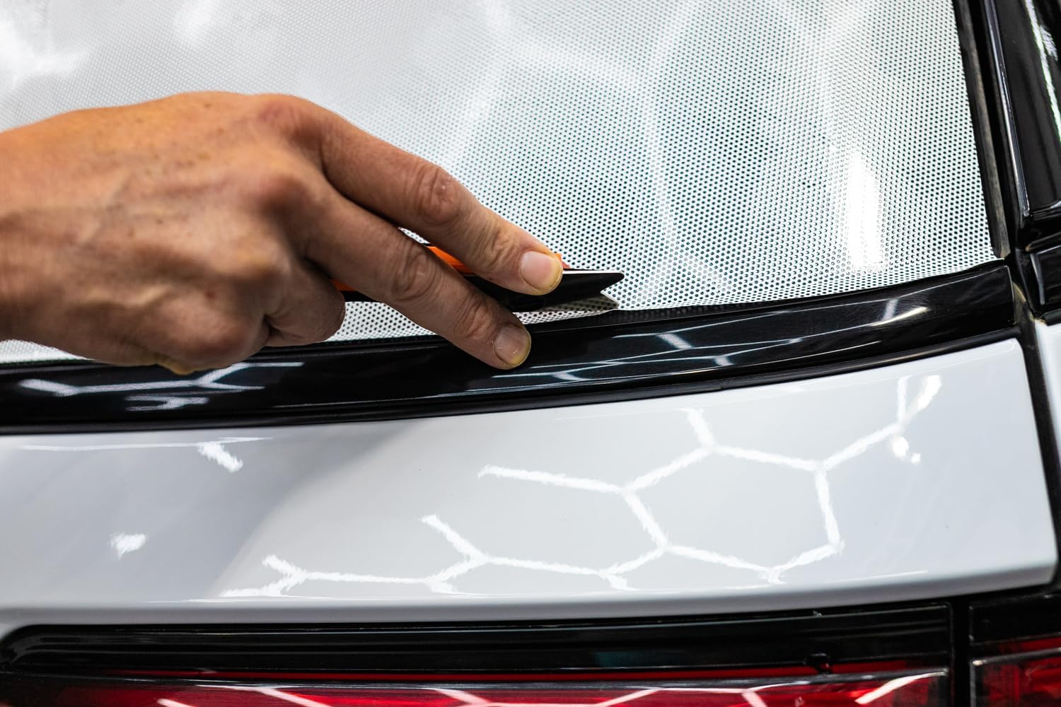 Yellotools - YelloGuide Flexi - Multipurpose for Signmakers and Vehicle Wrappers - Vinyl Contour Cutter