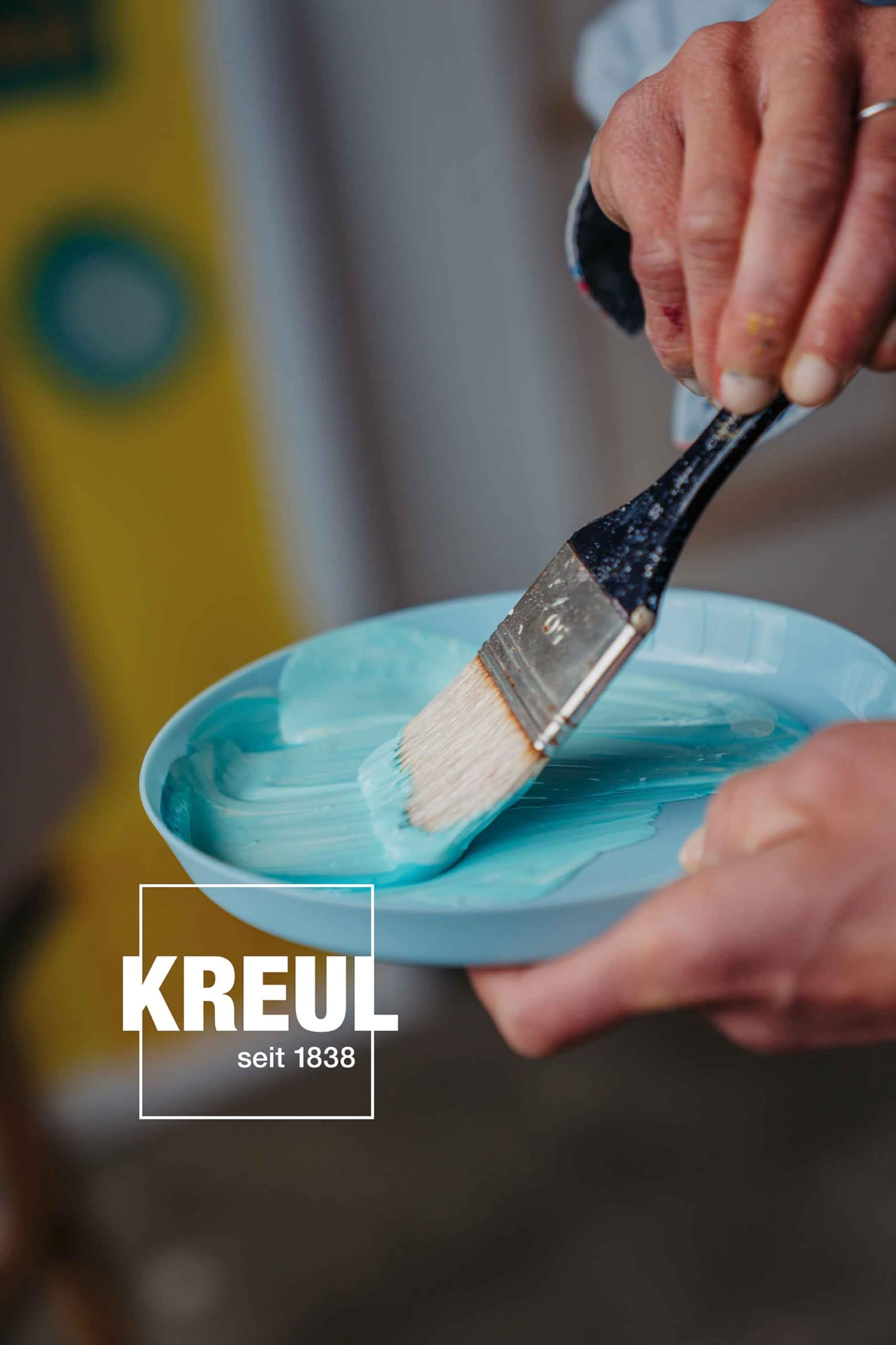 KREUL 17026 - Solo Goya Triton farba akrylowa cytrynowa, butelka 750 ml, szybko i matowo schnąca, farba na bazie wody, jakość studyjna, dobre krycie i wysoka wydajność.