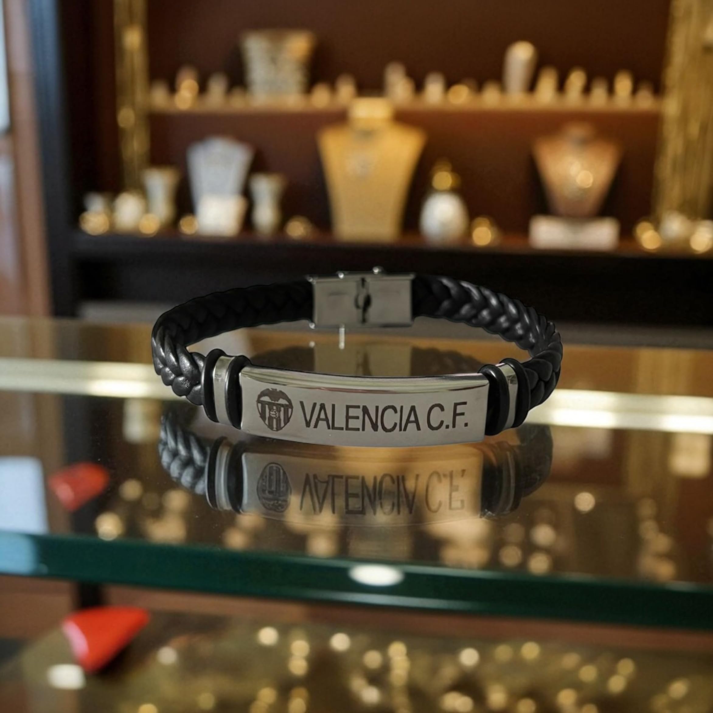 Genérico Pulsera ajustable en acero y cuero - Escudo VALENCIA C.F. - Presentada en caja para regalo - Regalo para hombre o mujer