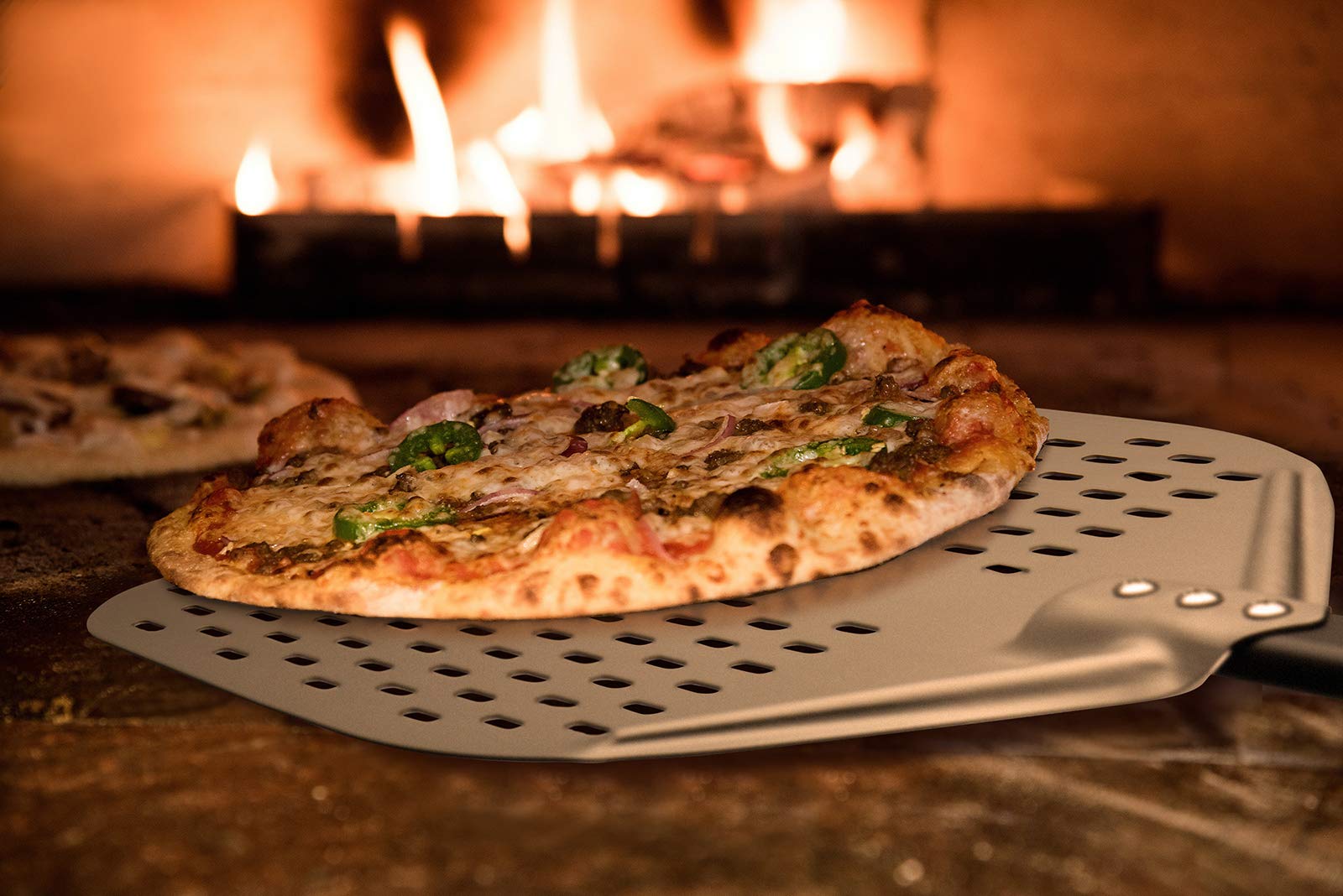 Pelle à Pizza Perforée, 12 Pouces Pizza Paddle en Aluminium Anodisé Dur avec Long Manche Détachable pour Soulever des Pizzas et des Produits de Boulangerie pour le Four, Longueur d'emballage: 42 cm