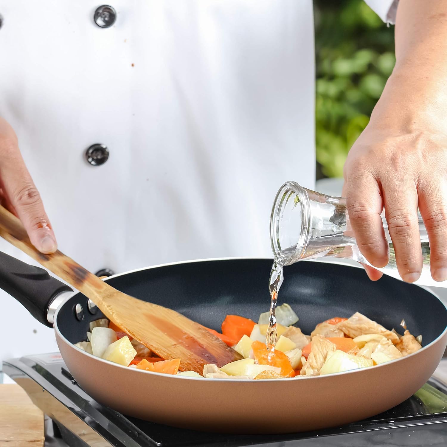 AIDEA Ceramic Nonstick Frying Pan Set, 8 In and 10 Inch Professional Porcelain Enamel French Skillet Set, 2-Piece Non-Stick cookware set Dishwasher Safe Christmas Gifts-Golden Copper