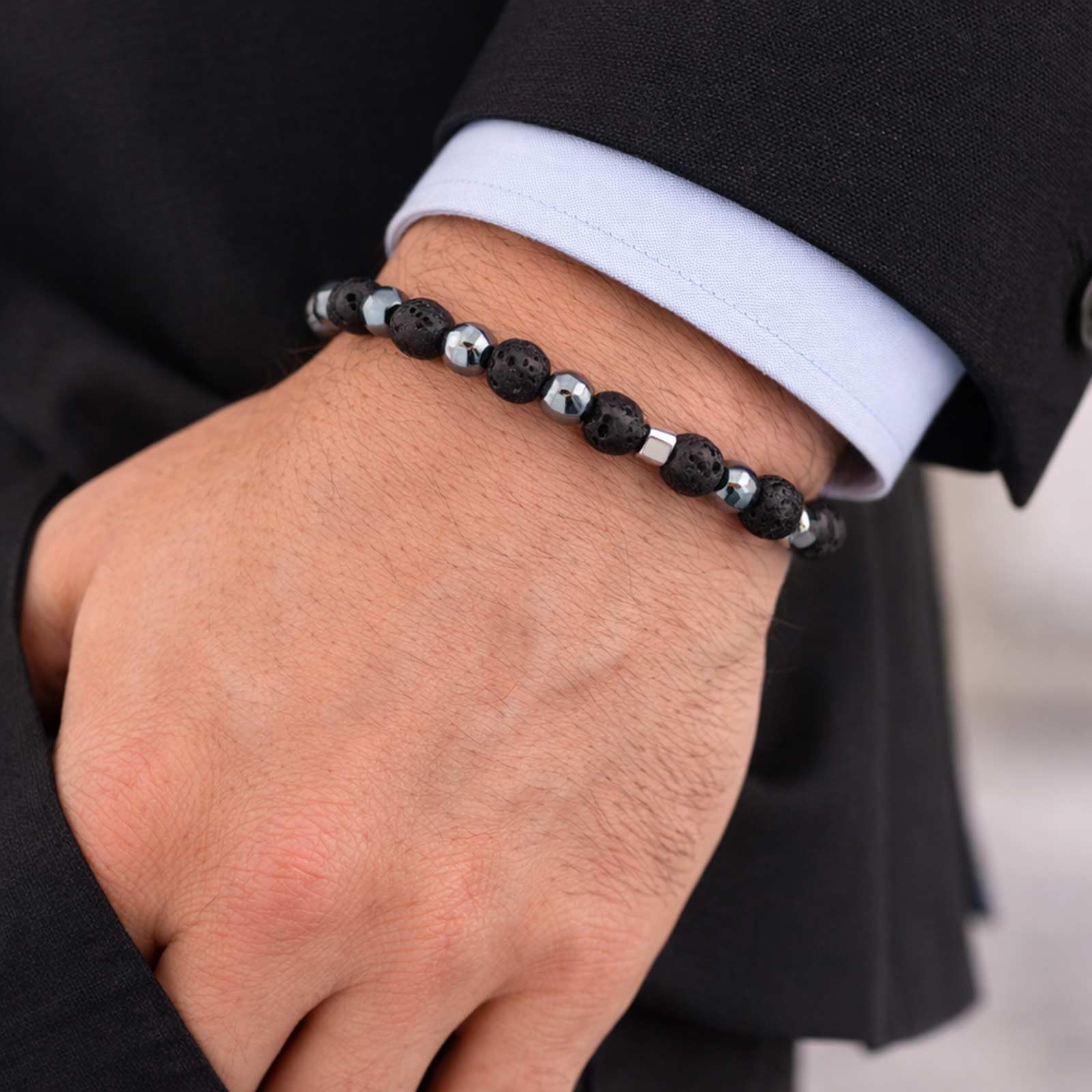 GlassOfVenice Bracciale Elasticizzato con Perline Italiane in Vetro di Murano dell'Etna in Vetro di Venezia - Nero e Grigio Argento per Uomo e Donna
