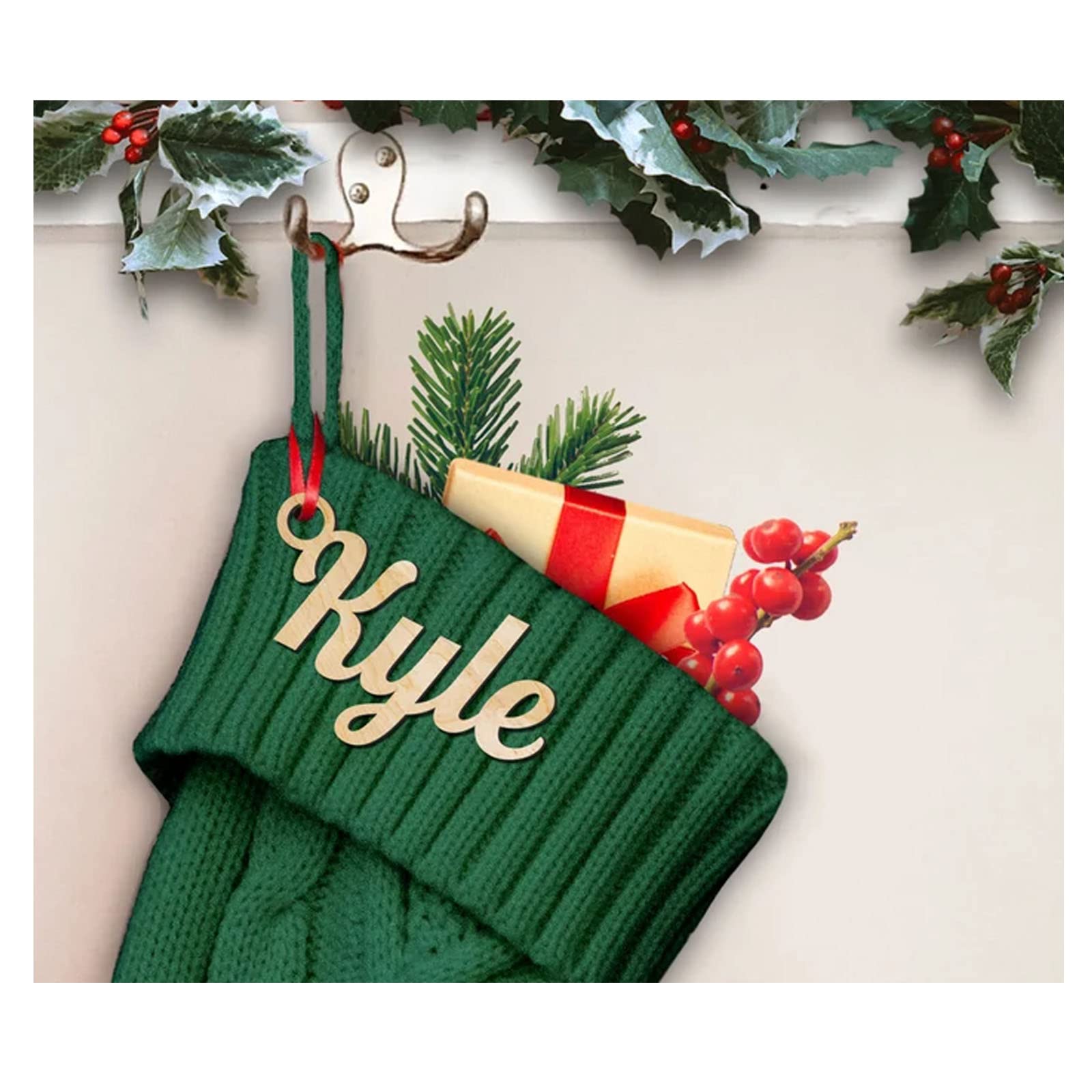 Étiquettes de chaussettes de Noël en bois pour embellir la cheminée et vos paquets surprises