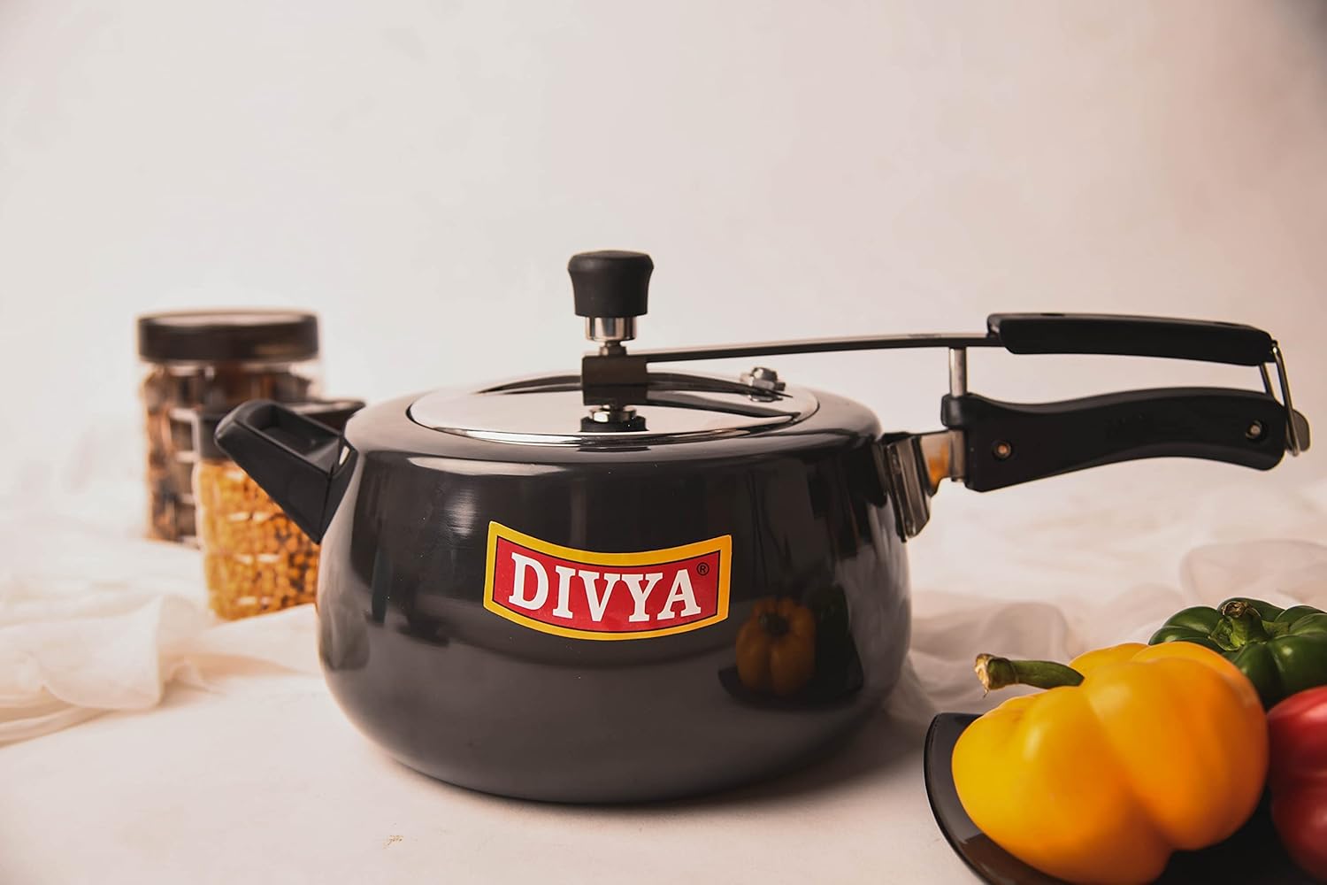 DIVYA 5.5 litres Ebony Hard Anodised Induction Base Aluminium Black Pressure Cooker