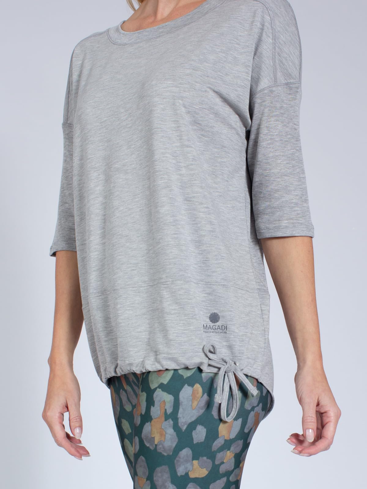 Magadi Maglietta da yoga Sara Aqua da donna in cotone biologico, da donna, top sportivo per yoga, pilates, palestra, sostenibile ed equo, grigio mélange, XS