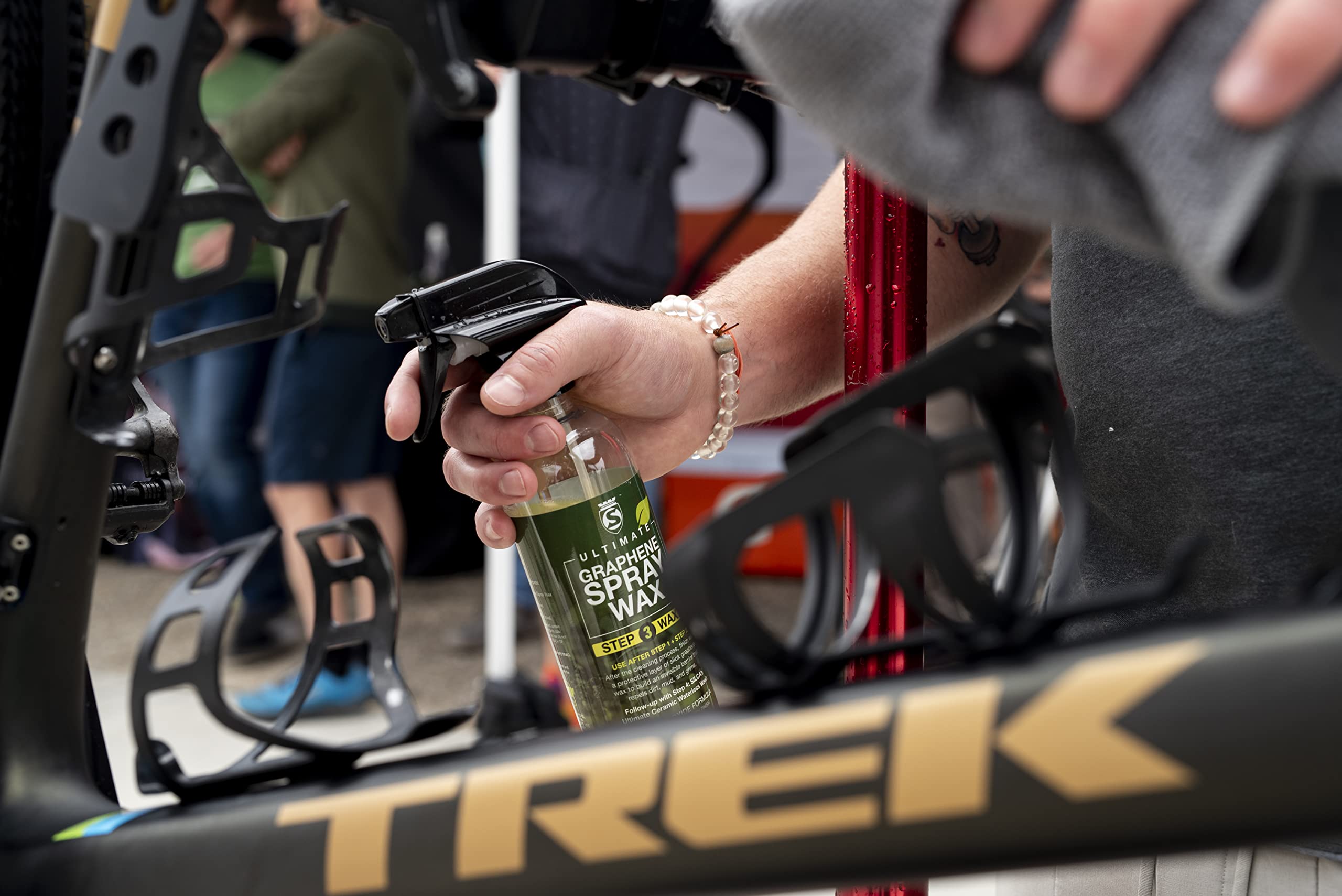 KENT BIKE Cera Spray Per Bici Ed E-Bike – Protezione Idrorepellente E Lucidante Con Carnauba E Cera D'Api – Facile Da Applicare