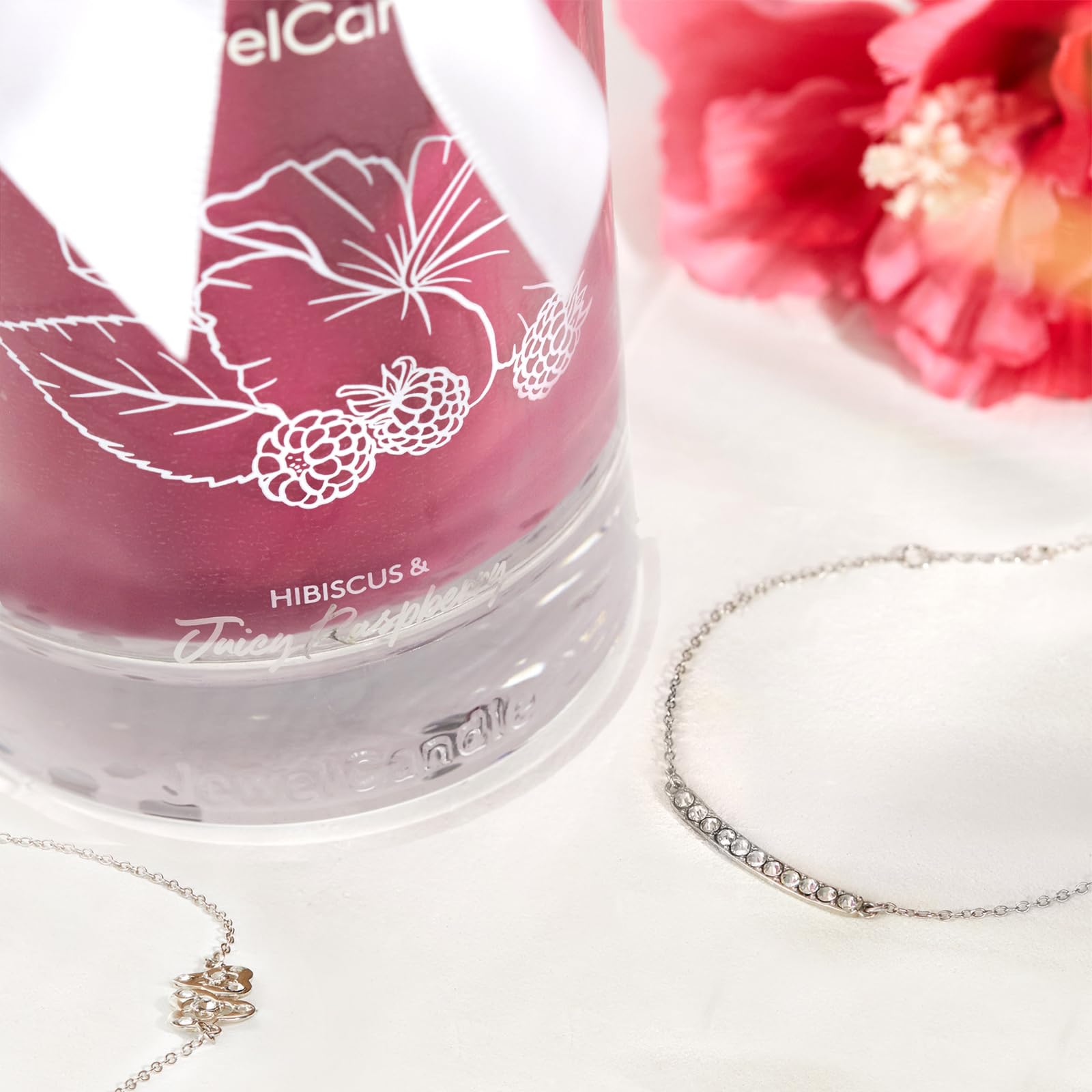 JuwelKerze Hibiscus & Juicy Raspberry Armband Silber - Schmuckkerze 80 Std - große Duftkerze mit Fruchtigem Duft - rosa Kerze mit Schmuck Überraschung - Geschenke für Frauen, Geburtstag