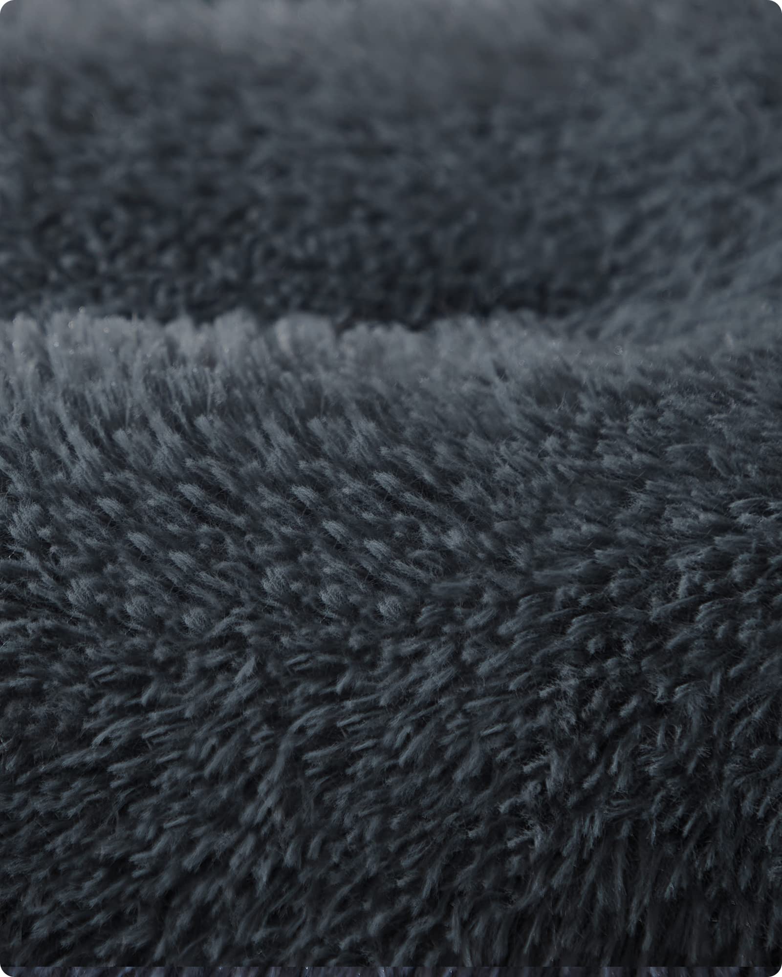 Feandrea Cuccia per Cani, Tappetino per Animali di Peluche Morbida, 122 x 74 cm, Imbottitura Soffice, Lavabile, Cuscino per Cani Multiuso, Grigio Scuro PGW204G02