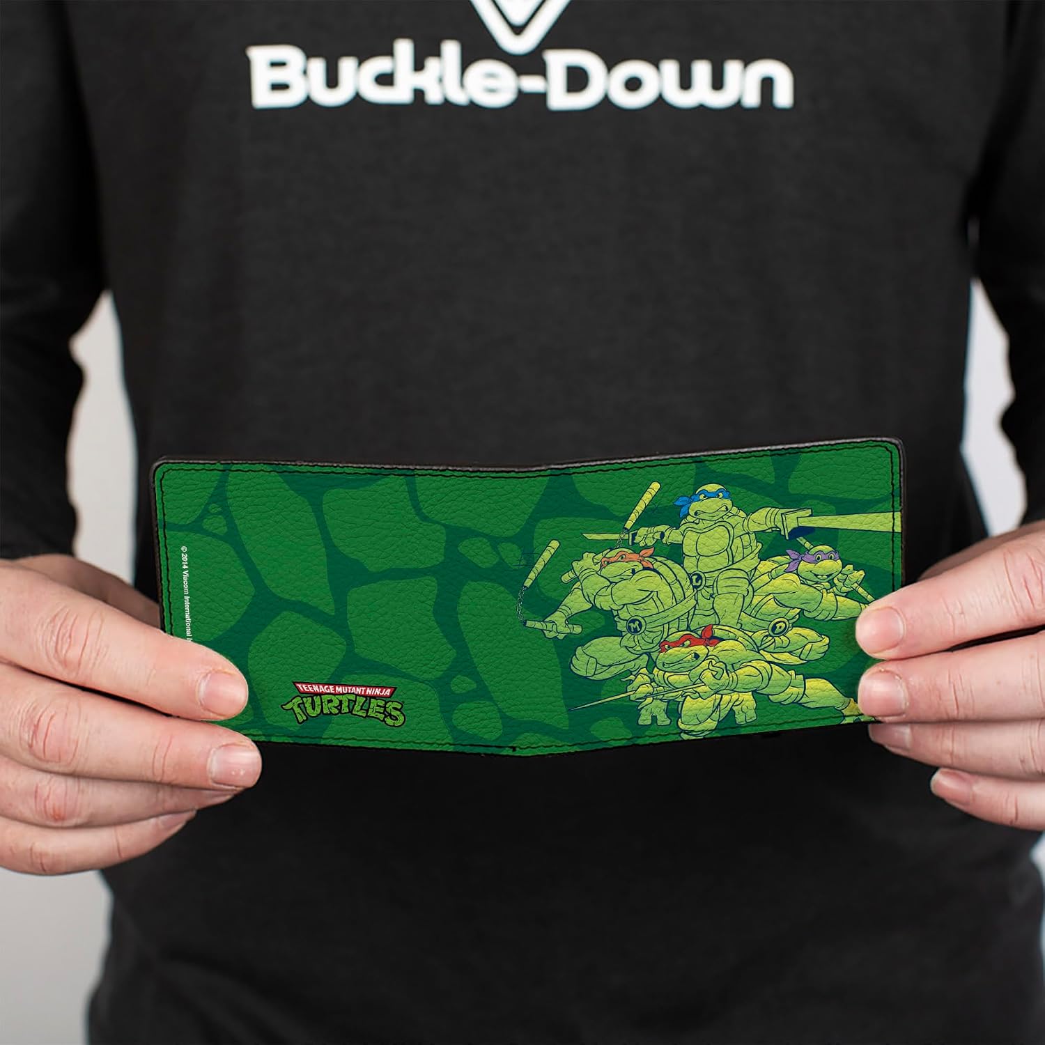 Nickelodeon mens Buckle-down Pu Bifold - Classic Tmnt Turtles Battle Pose Turtle Shell Greens Wallet, Multicolor, 4.0 x 3.5 US