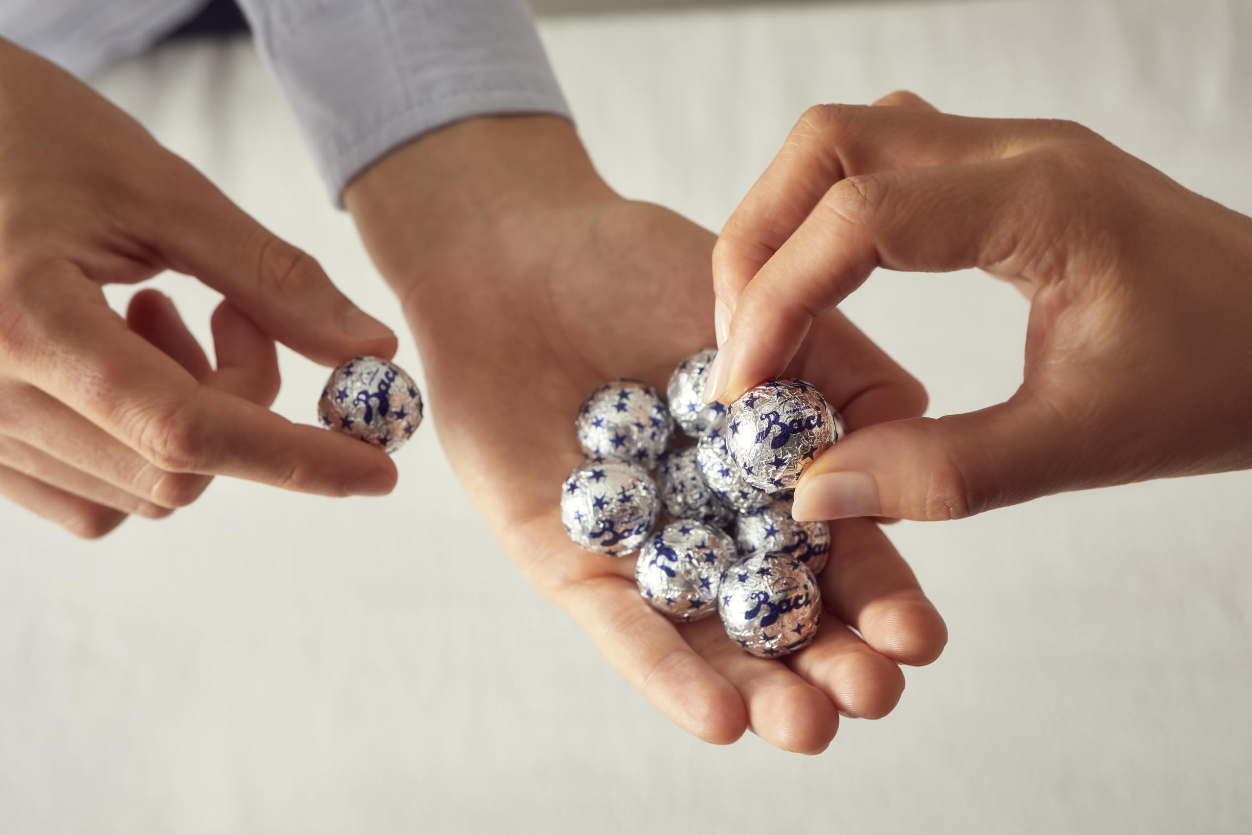 Baci Calendario de Adviento de Navidad, surtido de trufas de chocolate con avellana, sin gluten, 278 g (paquete de 1)