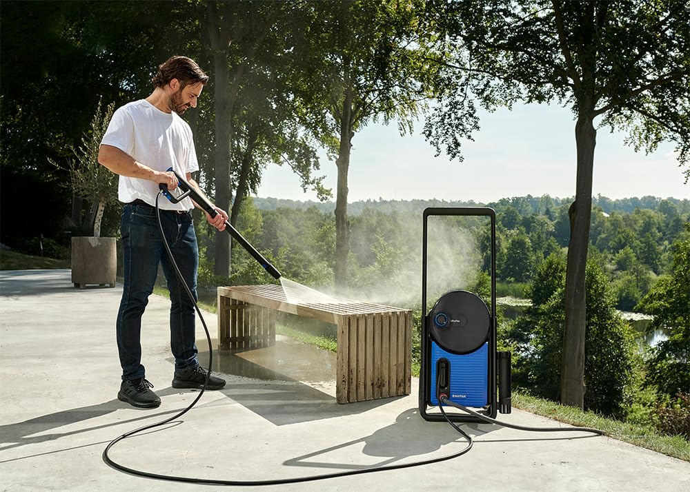 Nilfisk Hidrolimpiadora de Alta Presión Excellent 160 Bares - Limpiadora de Gran Rendimiento para Jardín, Patios y Coches (2300 W)