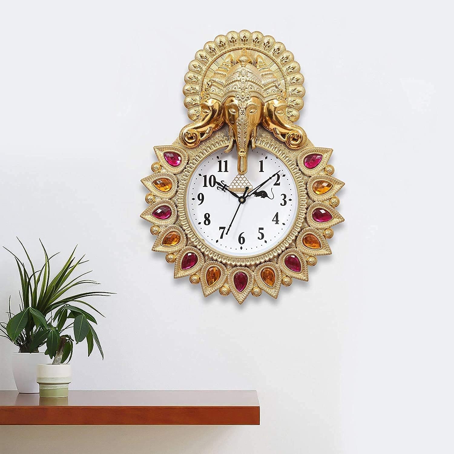 Horloge Ganesh dorée de 33 cm Royal Kurta en relief de pierres pour salon