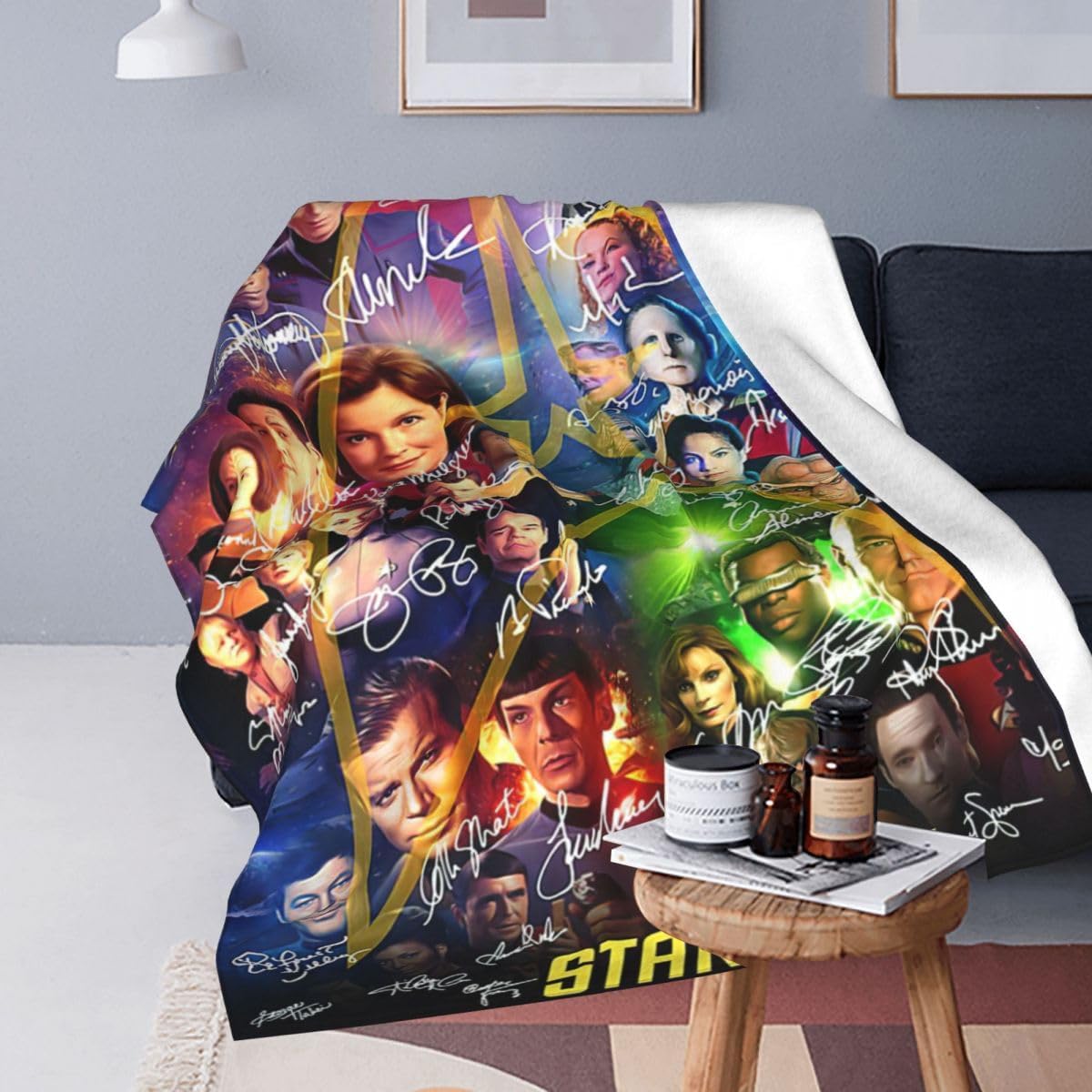 Poster Collage Blanket with Printed Autographs – Soft and Cozy Throw – Gift for Star Trekkies