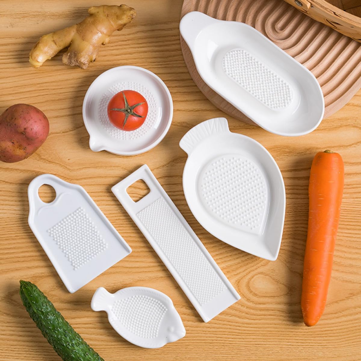Ceramic Garlic Grater and Ginger Grinder Manual Multipurpose Root Vegetable Crusher for Home Kitchen Use Food Preparation