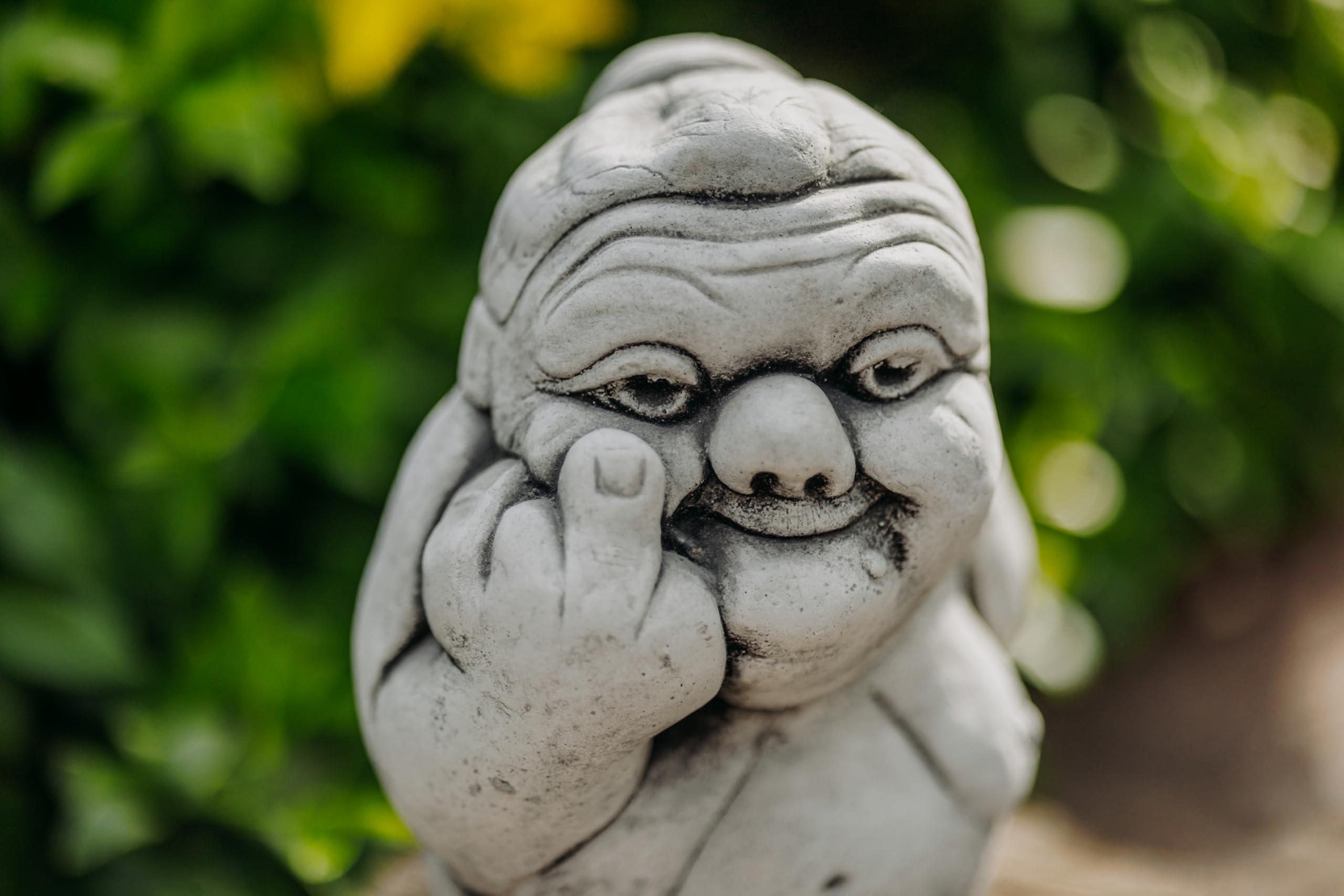 gartendekoparadies.de Troll-Oma Gartenfigur aus Steinguss, 19 cm, Grau, 3 kg, frostsicher