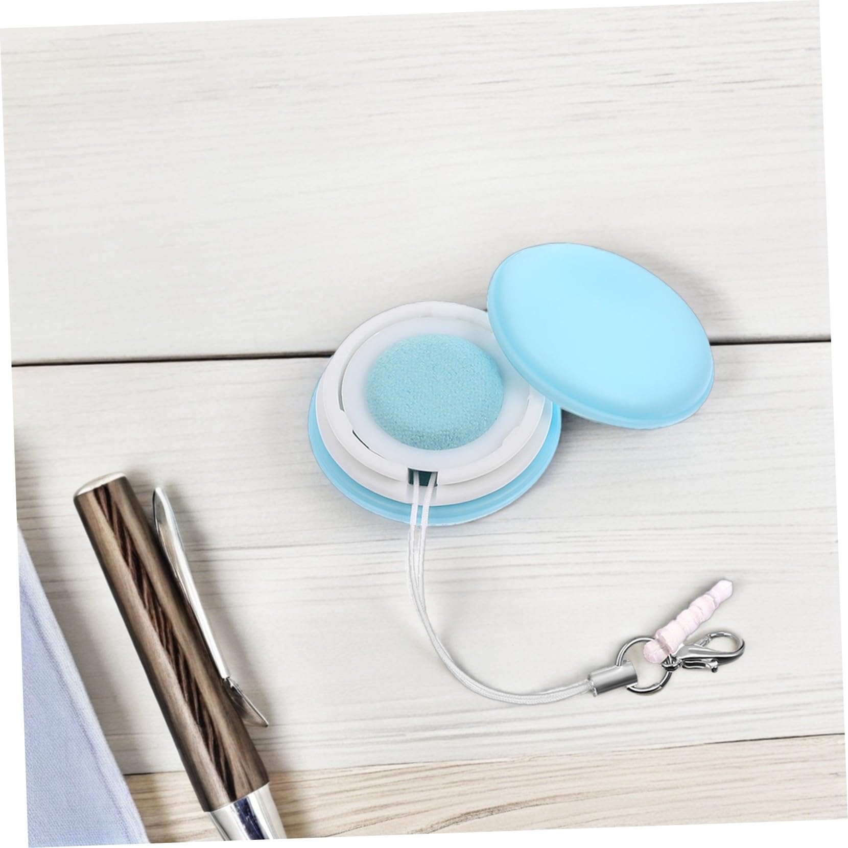 Detergente Per Schermi Telefoni Macaron Set 4 Pezzi Con Cordino Per Portachiavi Panno in Microfibra Per Smartphone e Occhiali Pulizia Per Schermi Touch e Obiettivi Fotocamera