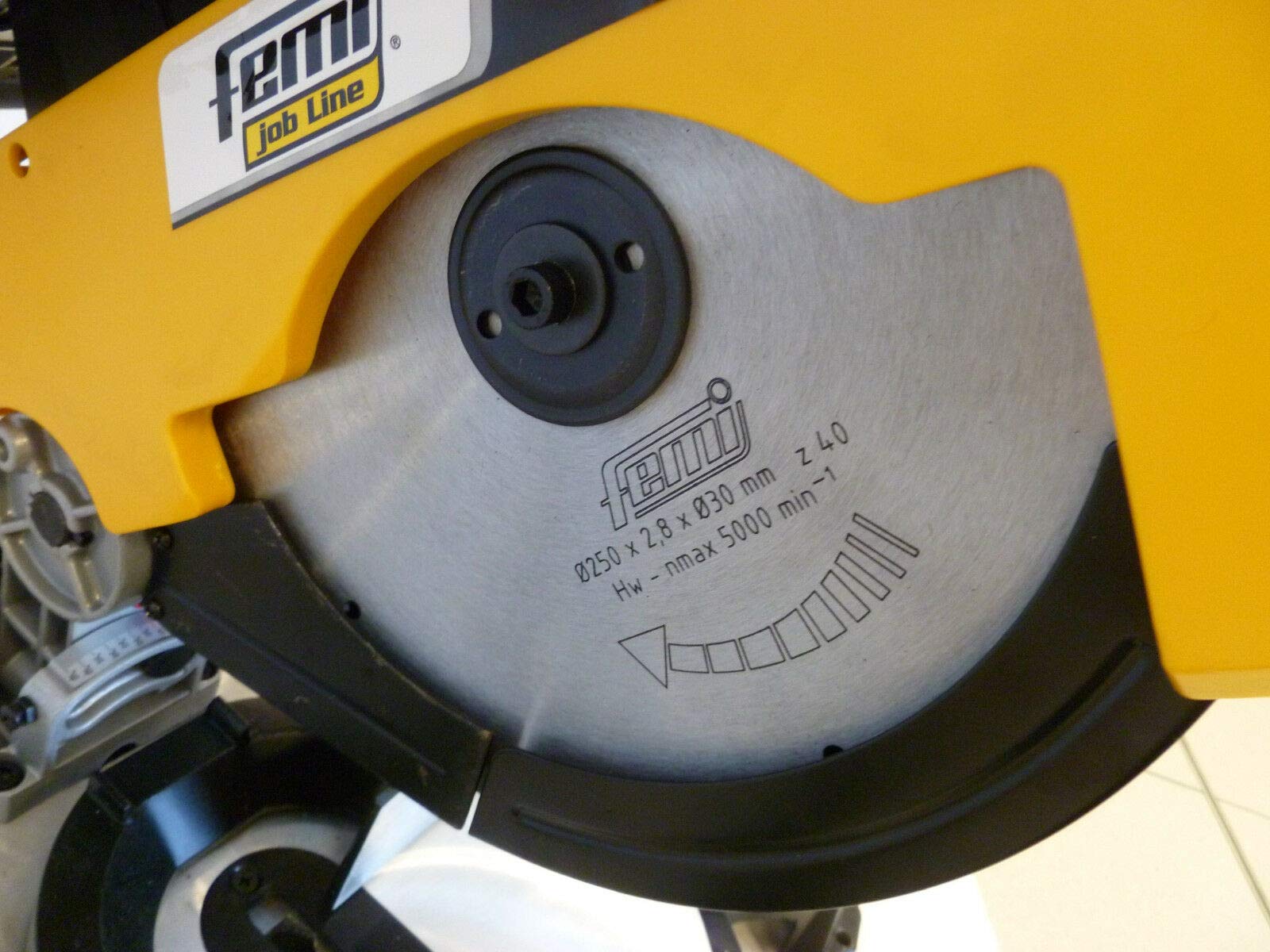 Femi TR078 Troncatrice per Legno Portatile, Giallo