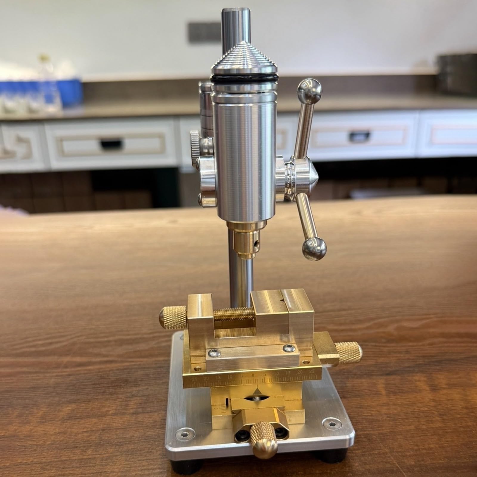 Mini taladro de banco, taladro de precisión para relojero, velocidad variable, rango de sujeción de 0,3 a 4 mm, ideal para proyectos de bricolaje y reparación de relojes