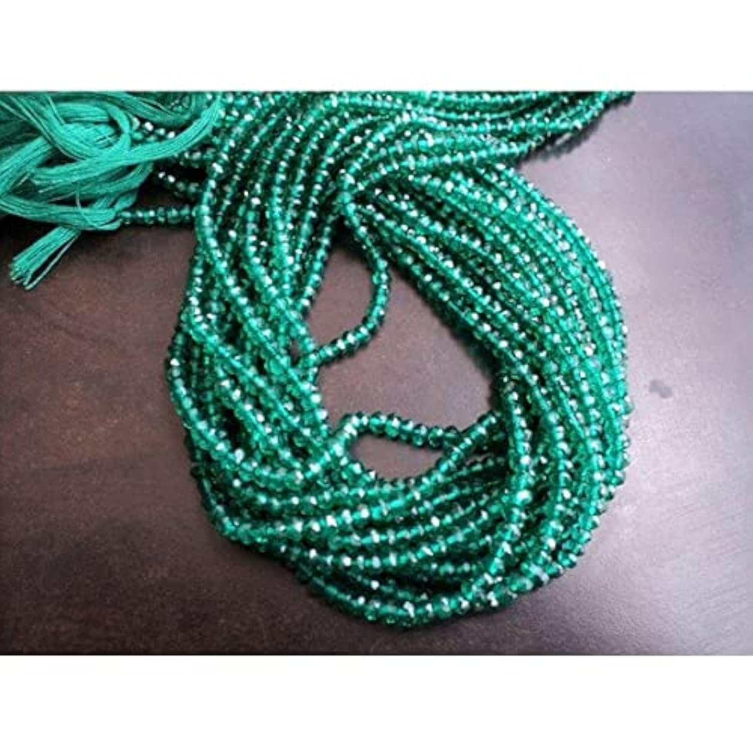 LKBEADS 5 żyłek hurtowych powlekanych koralików kwarcowych, szmaragdowy zielony kolor, mikro fasetowane okrągłe koraliki, 4 mm koraliki, 35 cm każdy