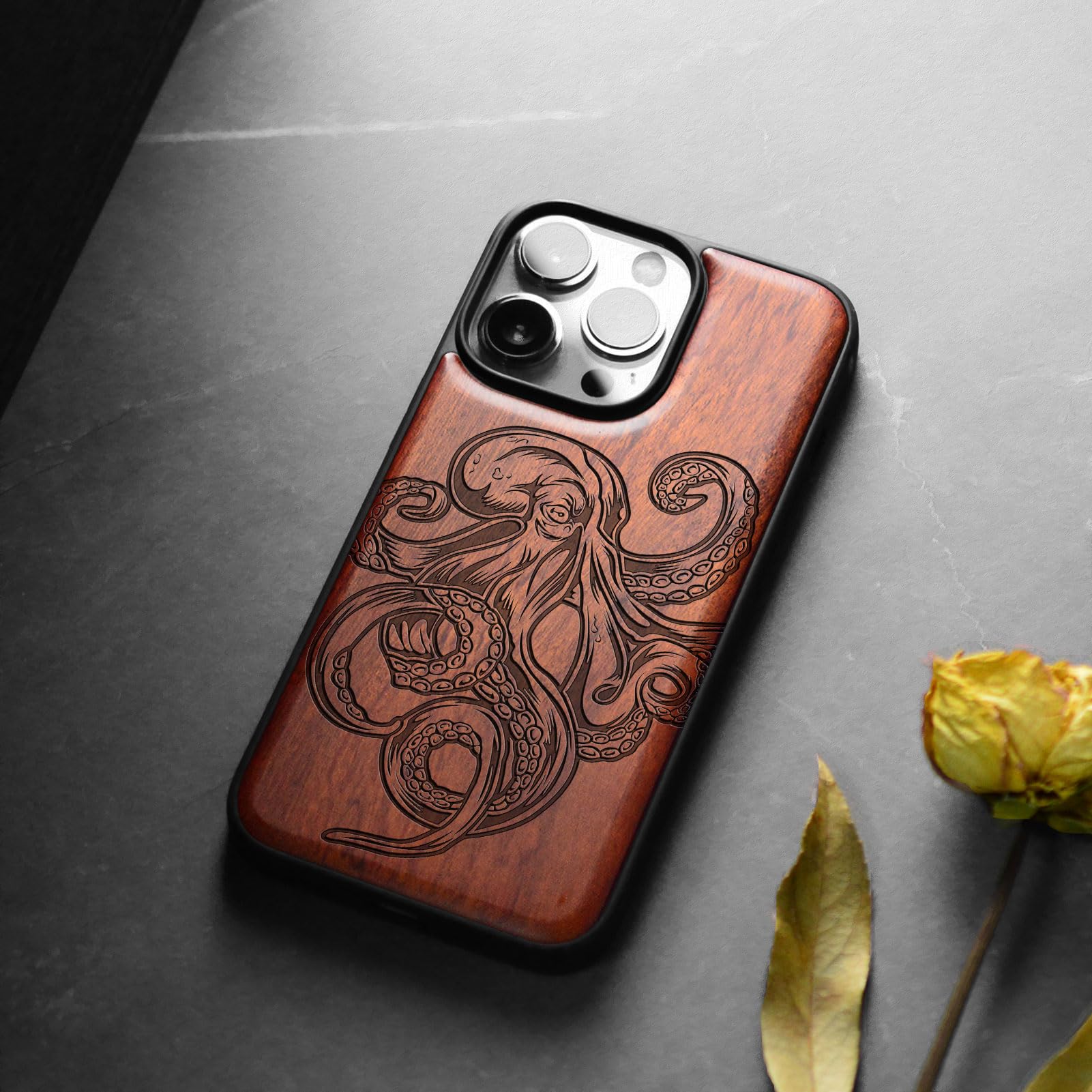 Carveit Custodia In Legno Compatibile MagSafe con iPhone 15 Pro Max Custodia, Magnetico Case avec Antiurto con Protezione Per 15 Pro Max Cover (Rosea-Arte del disegno del polpo)
