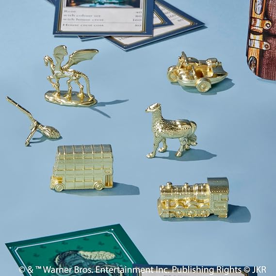 Hasbro Gaming Monopoly Harry Potter, The Classic Board Game in Magic Edition, Suitable for Children from 8 Years, for Fans of Magic