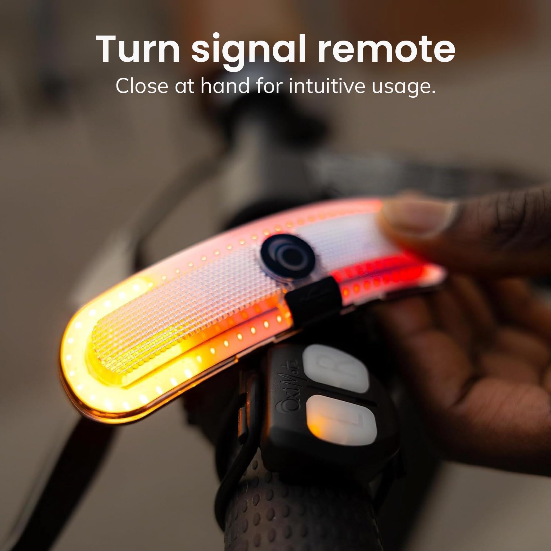 Overade Innovation - Luce di direzione per casco bici e scooter, rosso con indicatore di direzione destra/sinistra, telecomando Oximote incluso, funzione luce freno opzionale