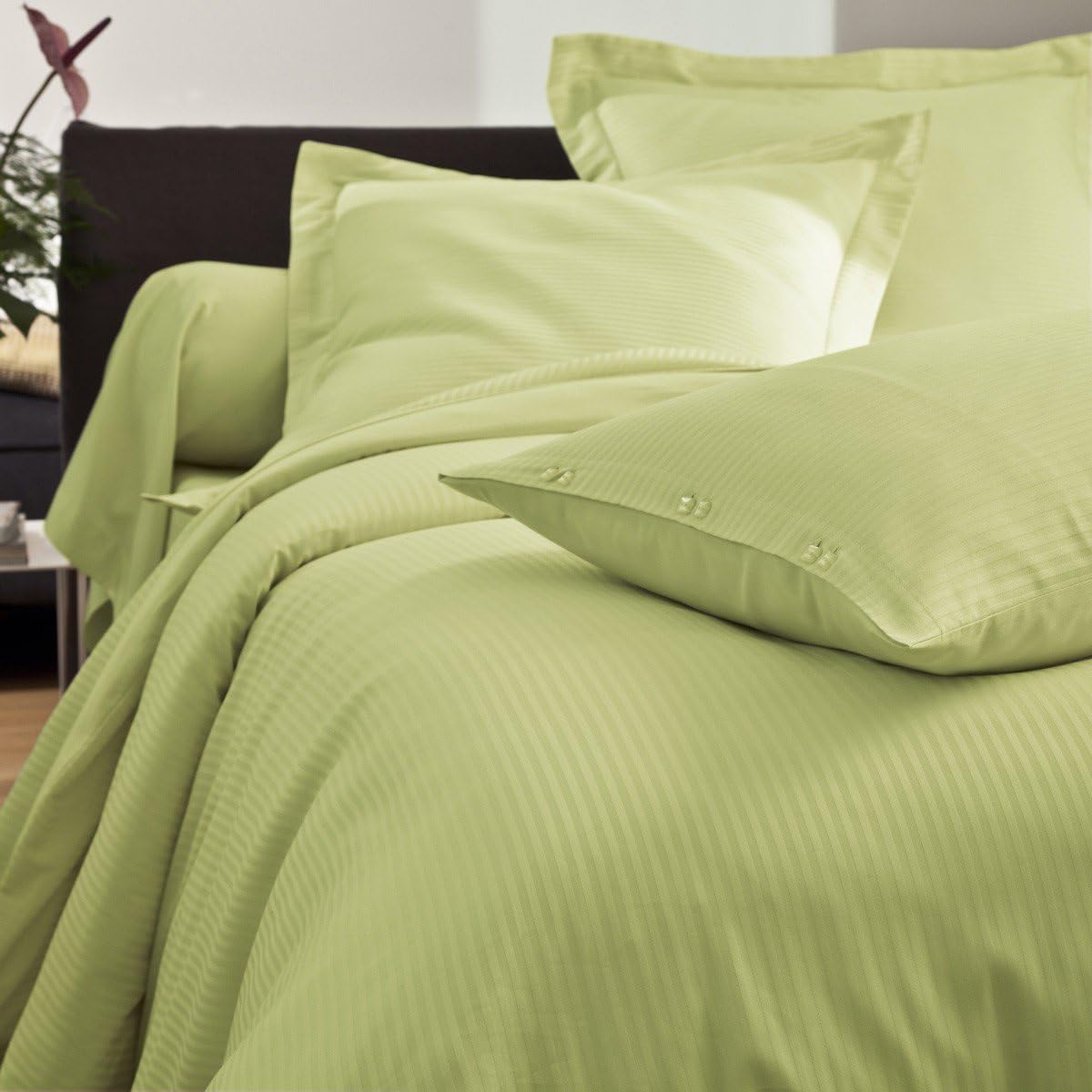 Tradition Des Vosges Jacquard-Weave Satin Duvet Cover , lime, 240x220