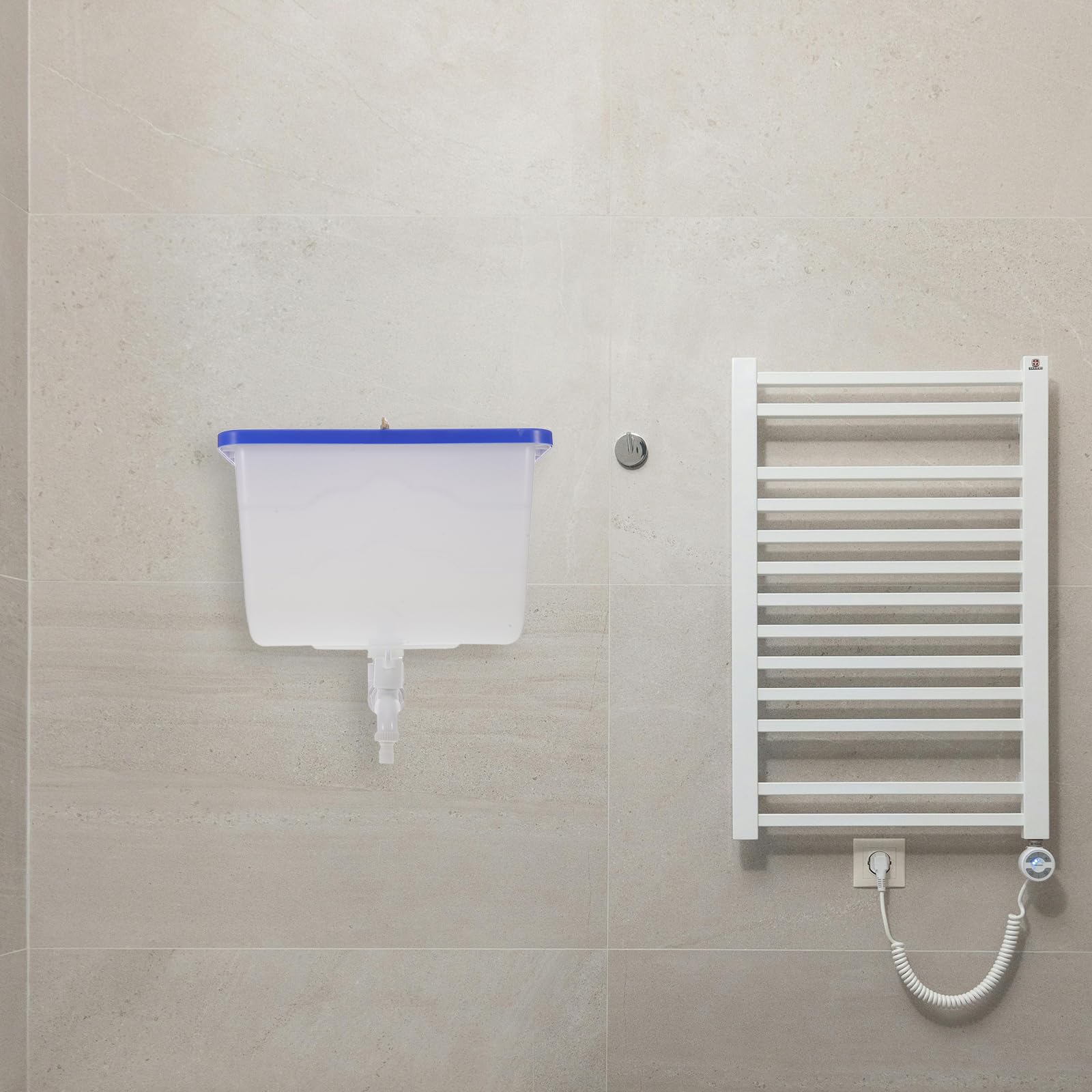 Uonlytech Kunststoff Wandwassertank 12,5l für Badezimmer mit Wasserhahn Wandmontiert Platzsparend im Retro Stil für Ältere Badezimmereinrichtungen Zufällige Farbe