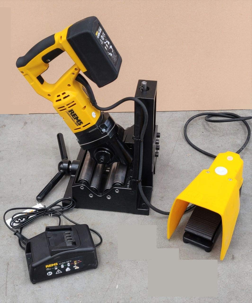 REMS Cento 845002 - Cortatubos (batería de 22 V, tubos de acero inoxidable)