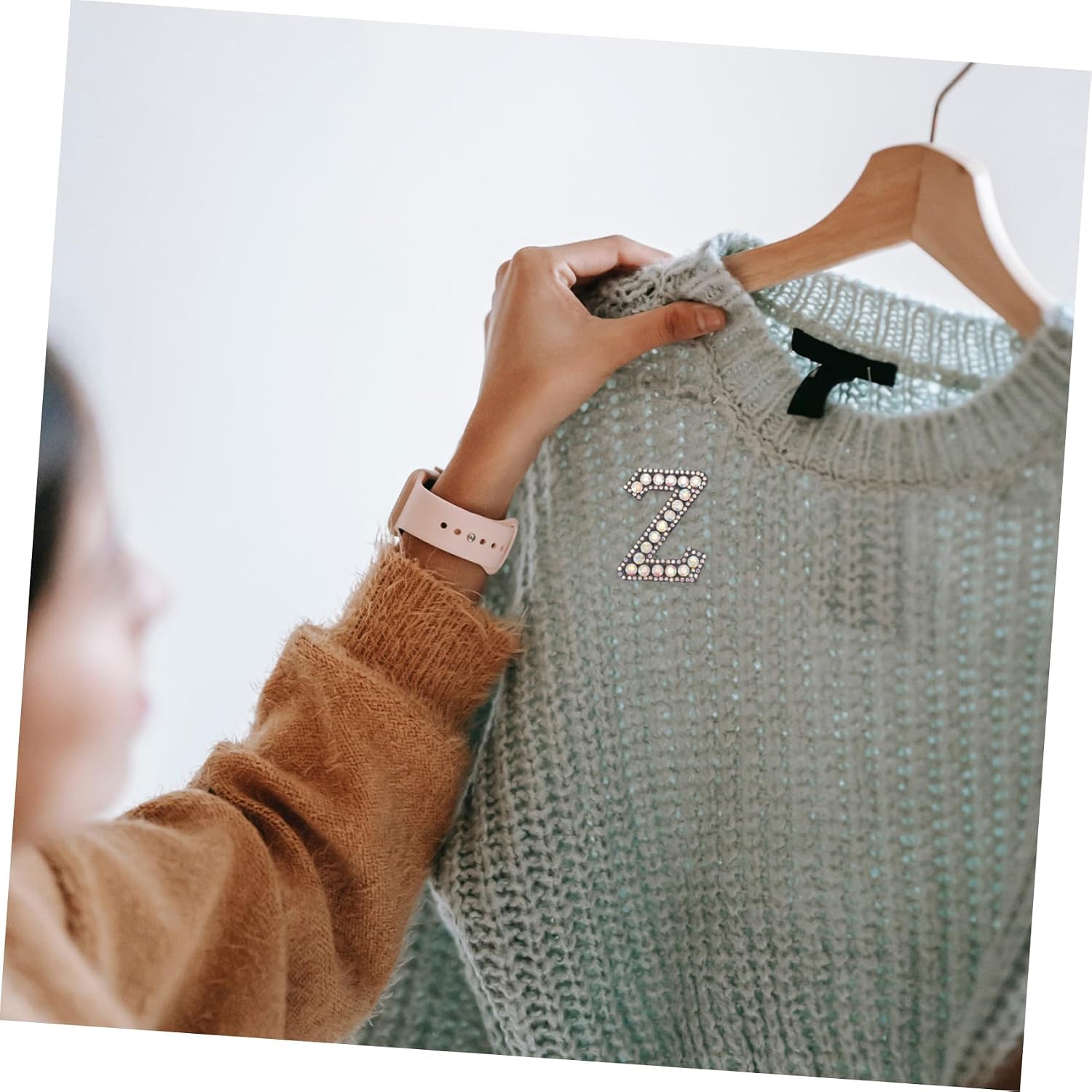 Alipis 26pcs Alphabet Rhinestone Sewing Patches for Clothes and Bags, Decorative DIY Clothing Appliques, Sparkling Letter Fabric Patch Set for Crafting and Repair