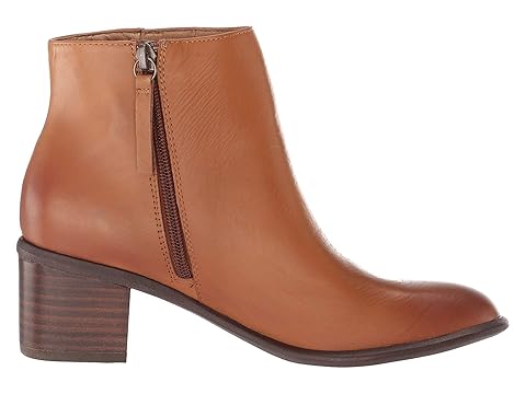 sofft pueblo leather block heel boot