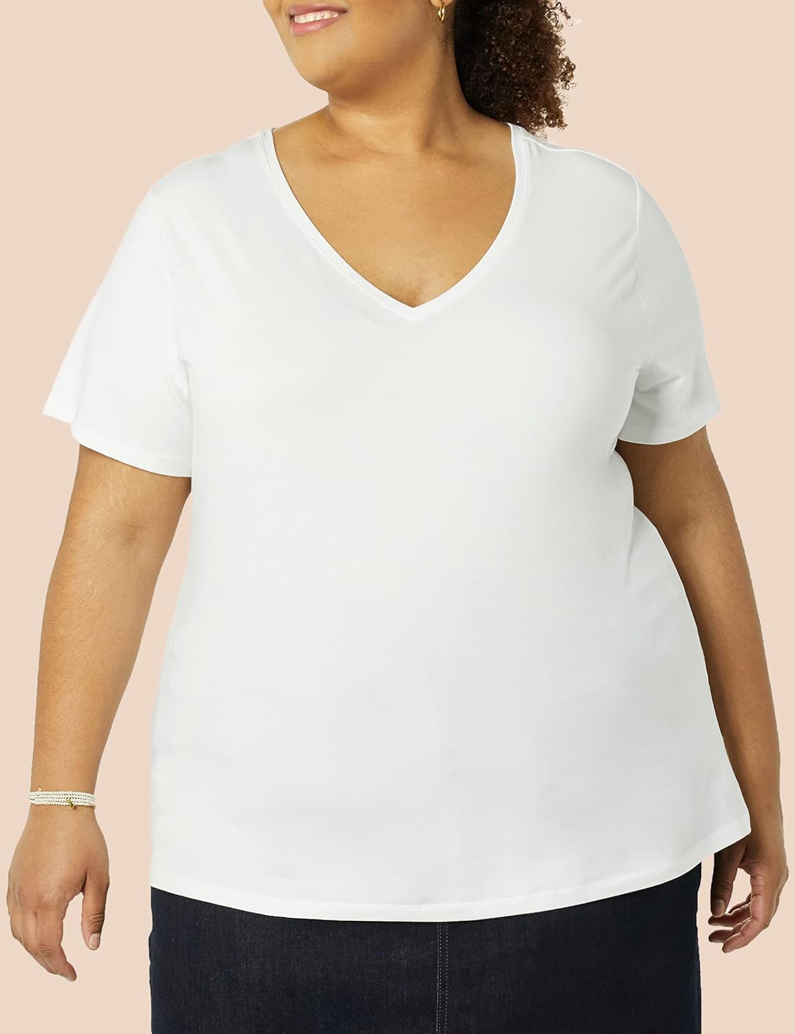 Amazon Essentials Women's Plus Size Short-Sleeve V-Neck T-Shirt - Image 2
