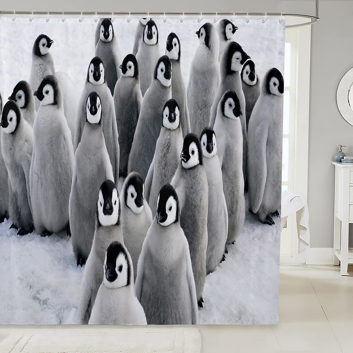 Rideau de douche pingouin amusant pour transformer le bain des petits en moment de jeu