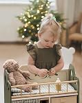 ROBOTIME Lit bébé, Lit bébé en bois, Lit enfant en bois avec rangement, Literie et Crochets en bois 22’’, Meubles de poupée pour les filles américaines Âges 3+ (Vert)