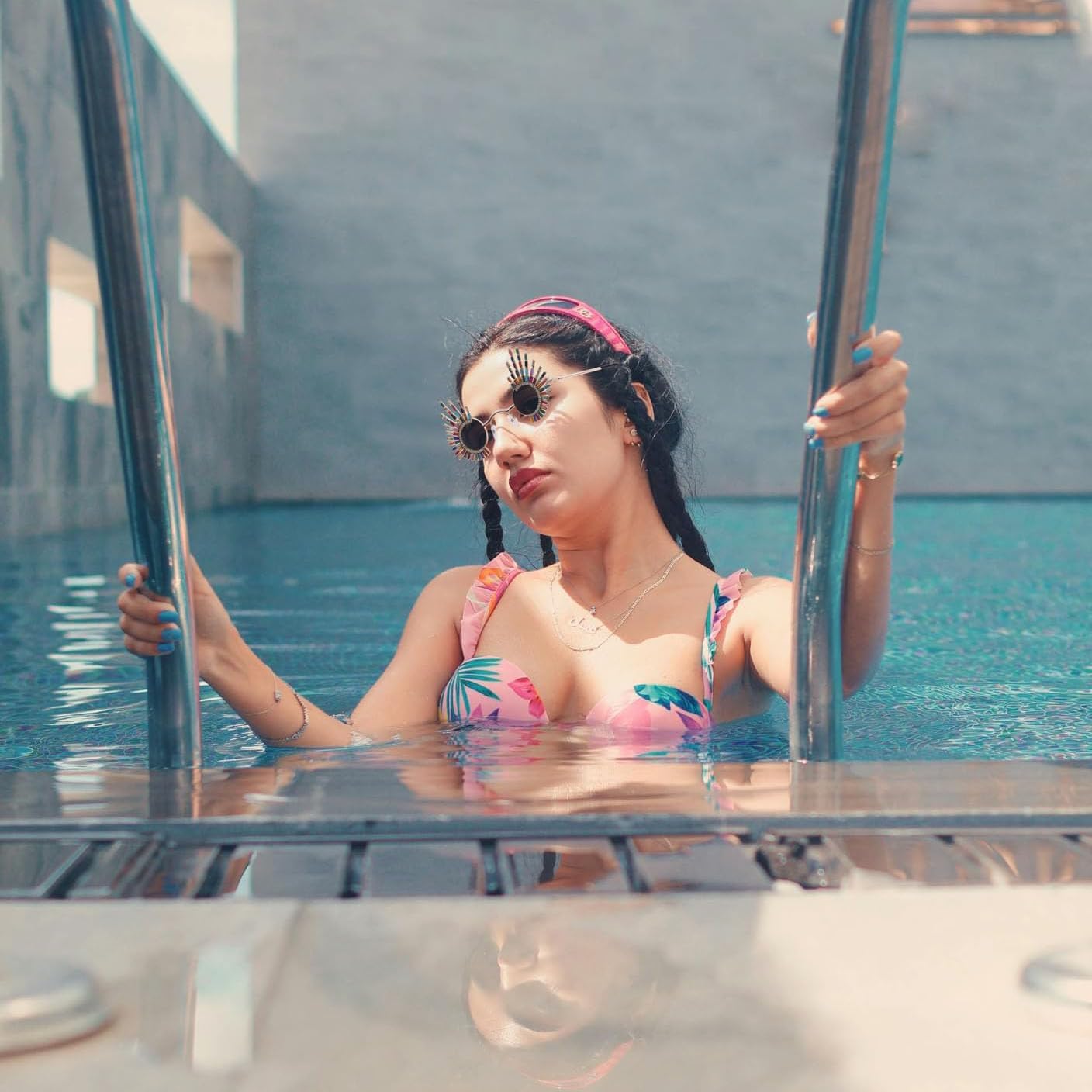 Funky Funny Hawaiian Style Rhinestone Small Sunglasses,Novelty Mixed-Color or Champagne Gold Glasses - Image 3